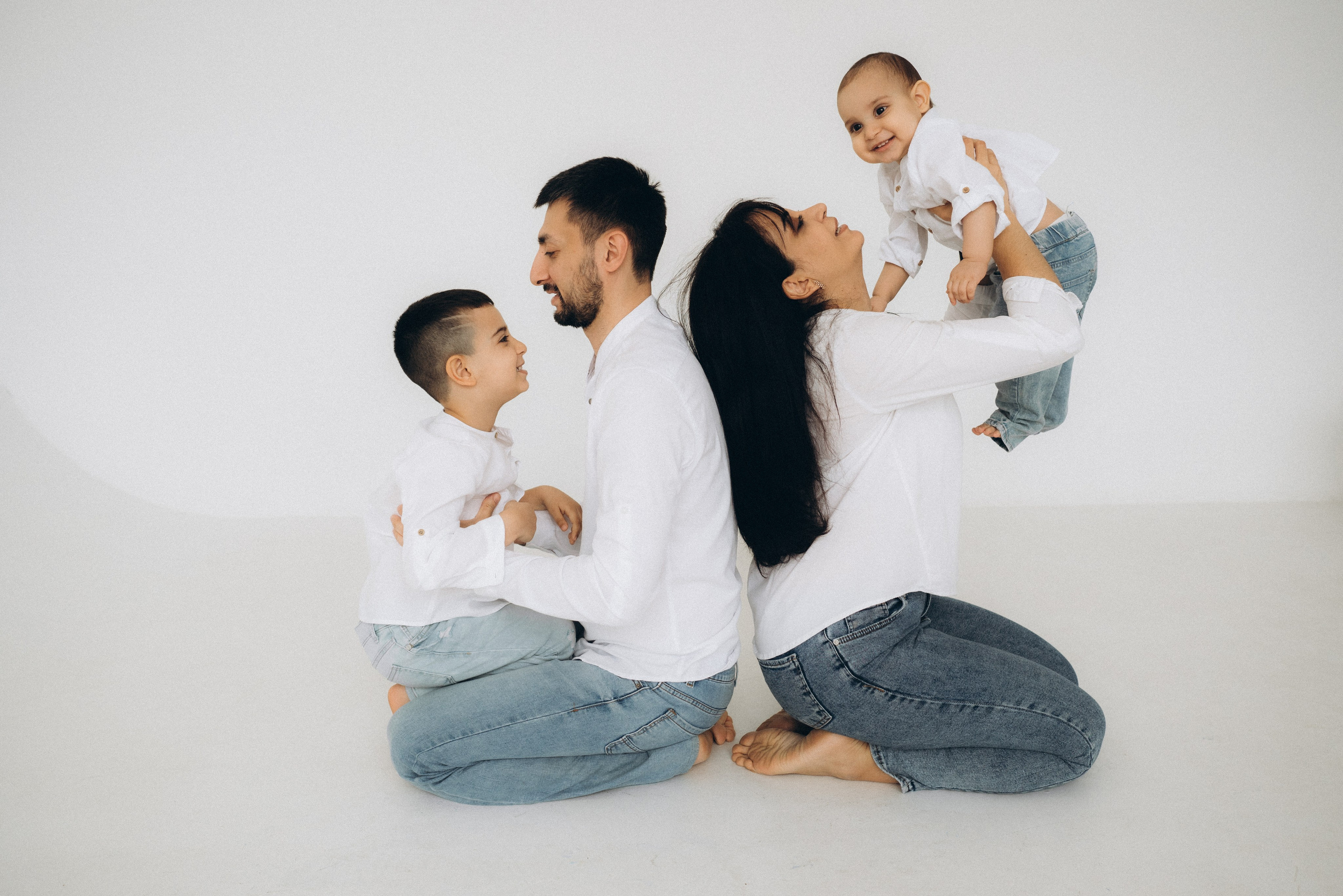 Мнацакан, Сюзанна, Рафаэль и Микаэль. Суханова Регина Фотограф Сергиев Посад