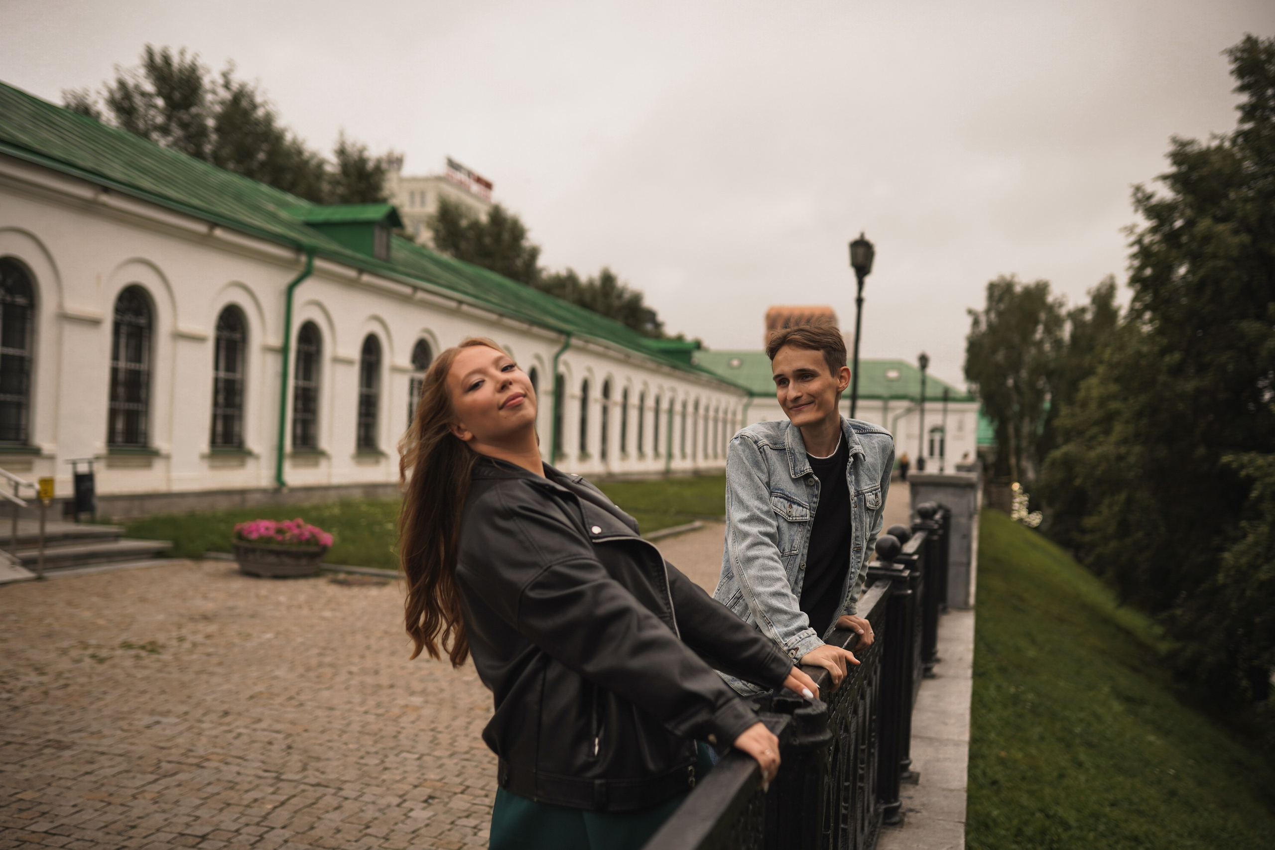 За малиновым солнцем