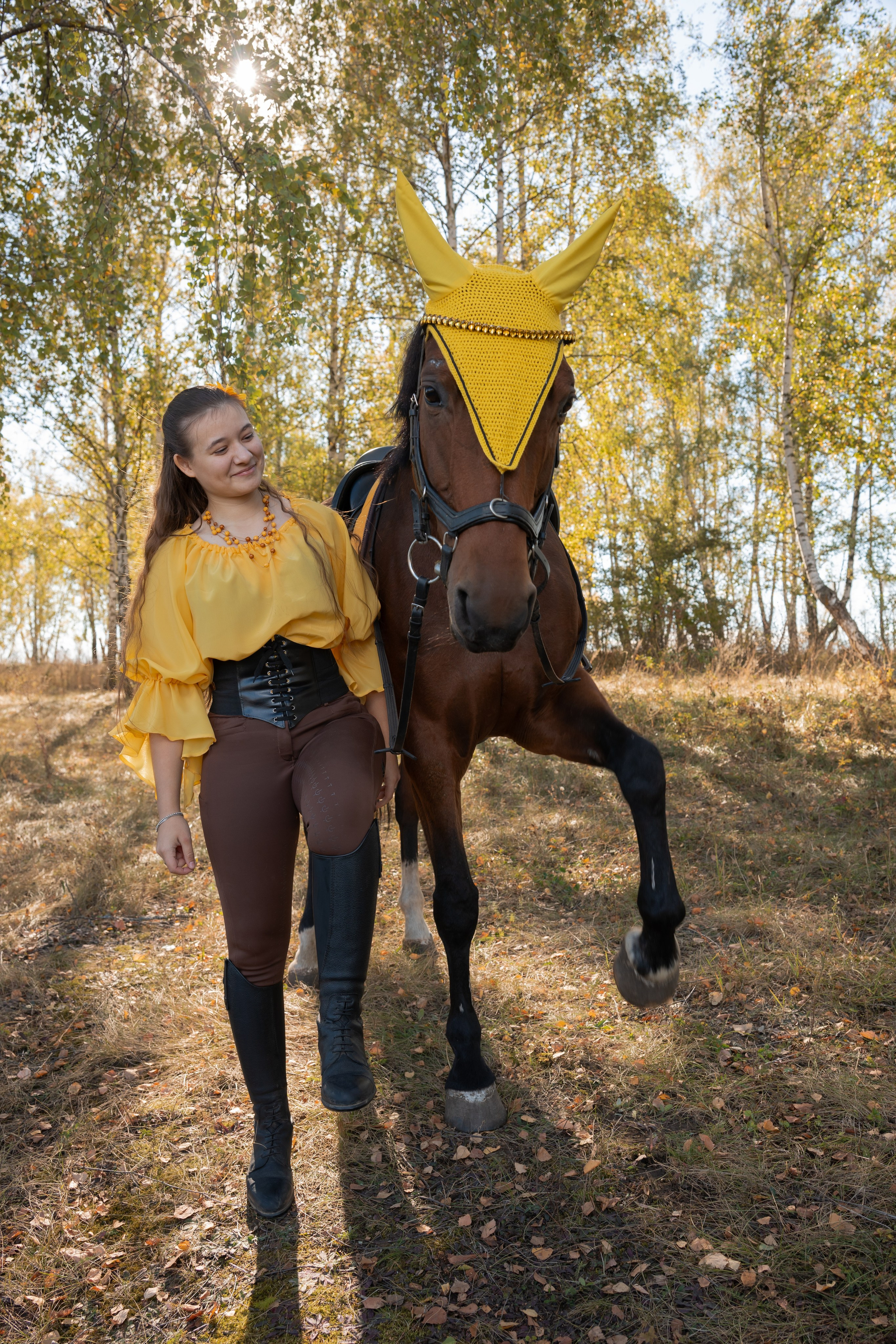 Осенняя фотосессия с лошадью от профессионального фотографа в Липецке. Качественные фото по доступной цене.