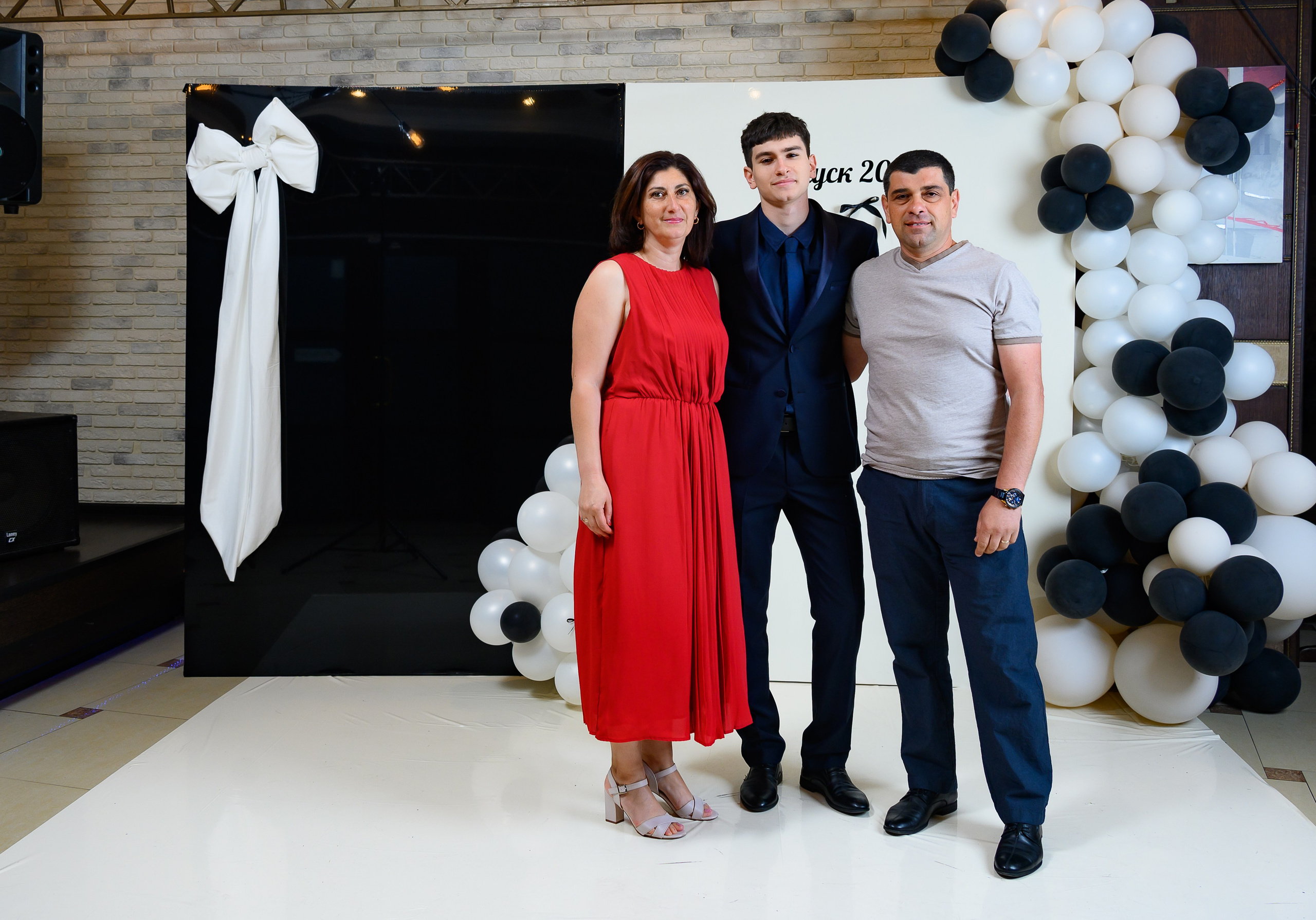 Выпускной 2025 11 кл. Семейный и детский фотограф в Новороссийске Лебедева Елена