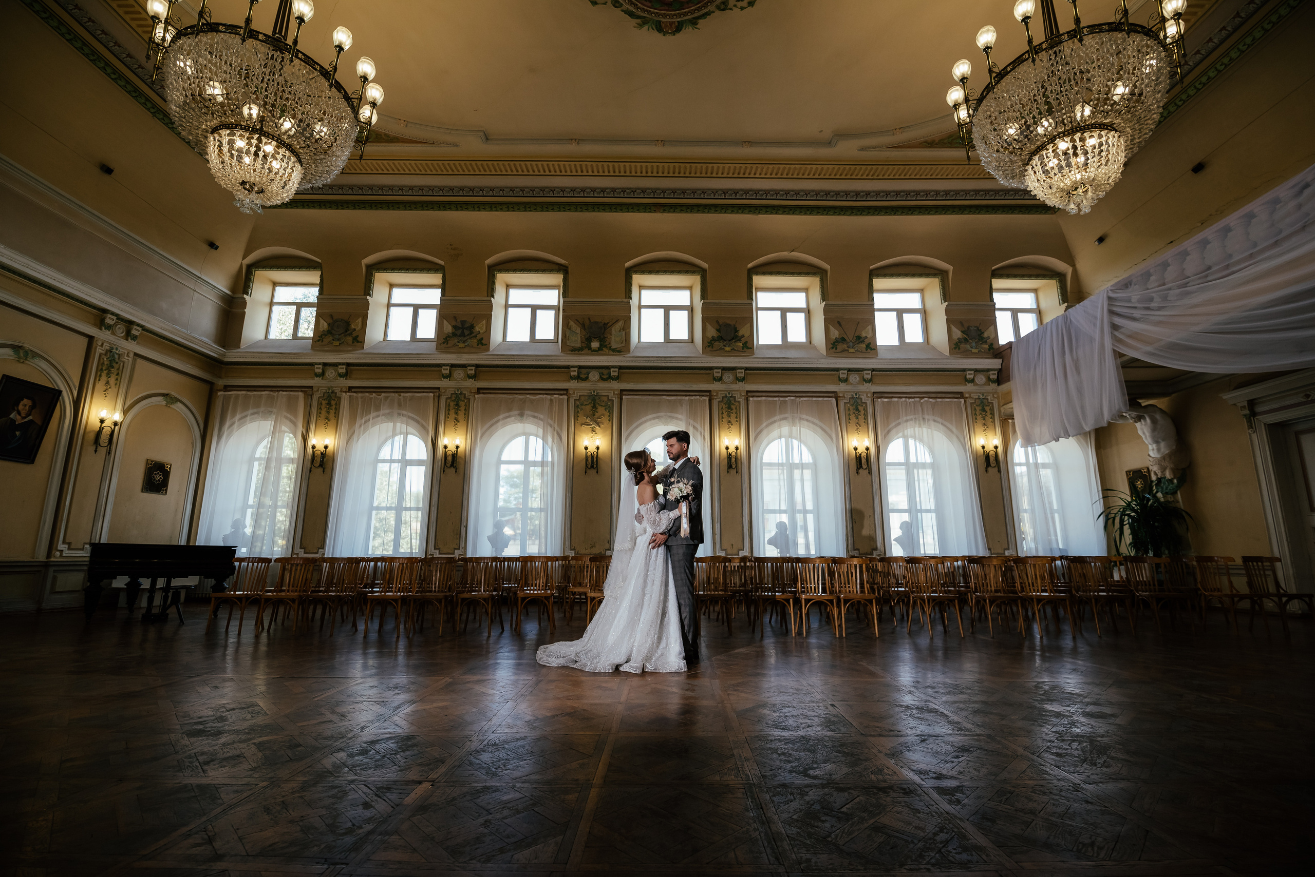 Библиотека в Новочеркасске. Свадебный фотограф в Ростове Александра Груздева