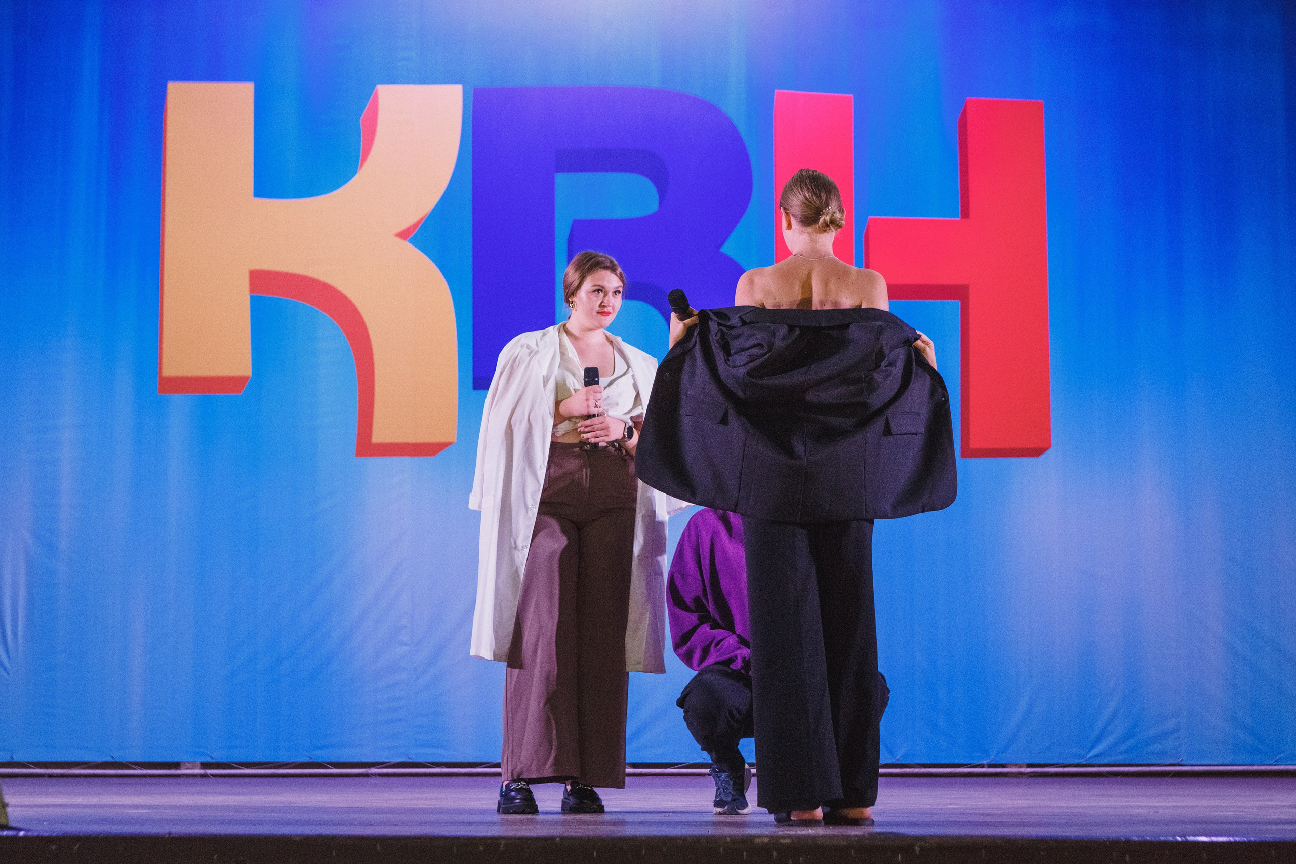 Шутки с уголка: Весёлый день с КВН в Парке Горького Таганрога. Свадебный и семейный фотограф в Таганроге Бакарюк Антон