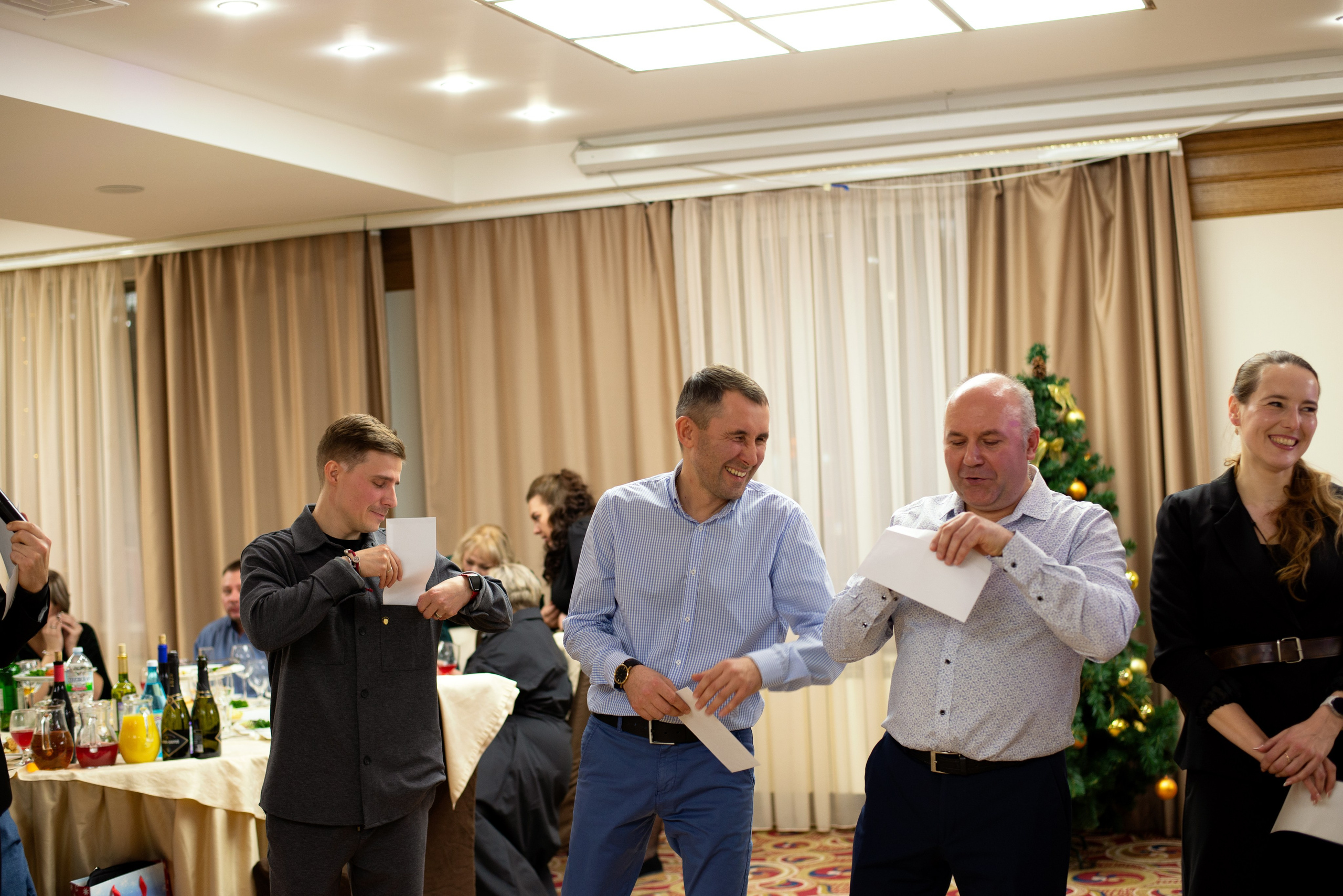 Свадьба и банкеты. Дина — ваш фотограф в Коломне и Москве. Живые портреты, любимые люди, важные события. Всё, что хочется помнить