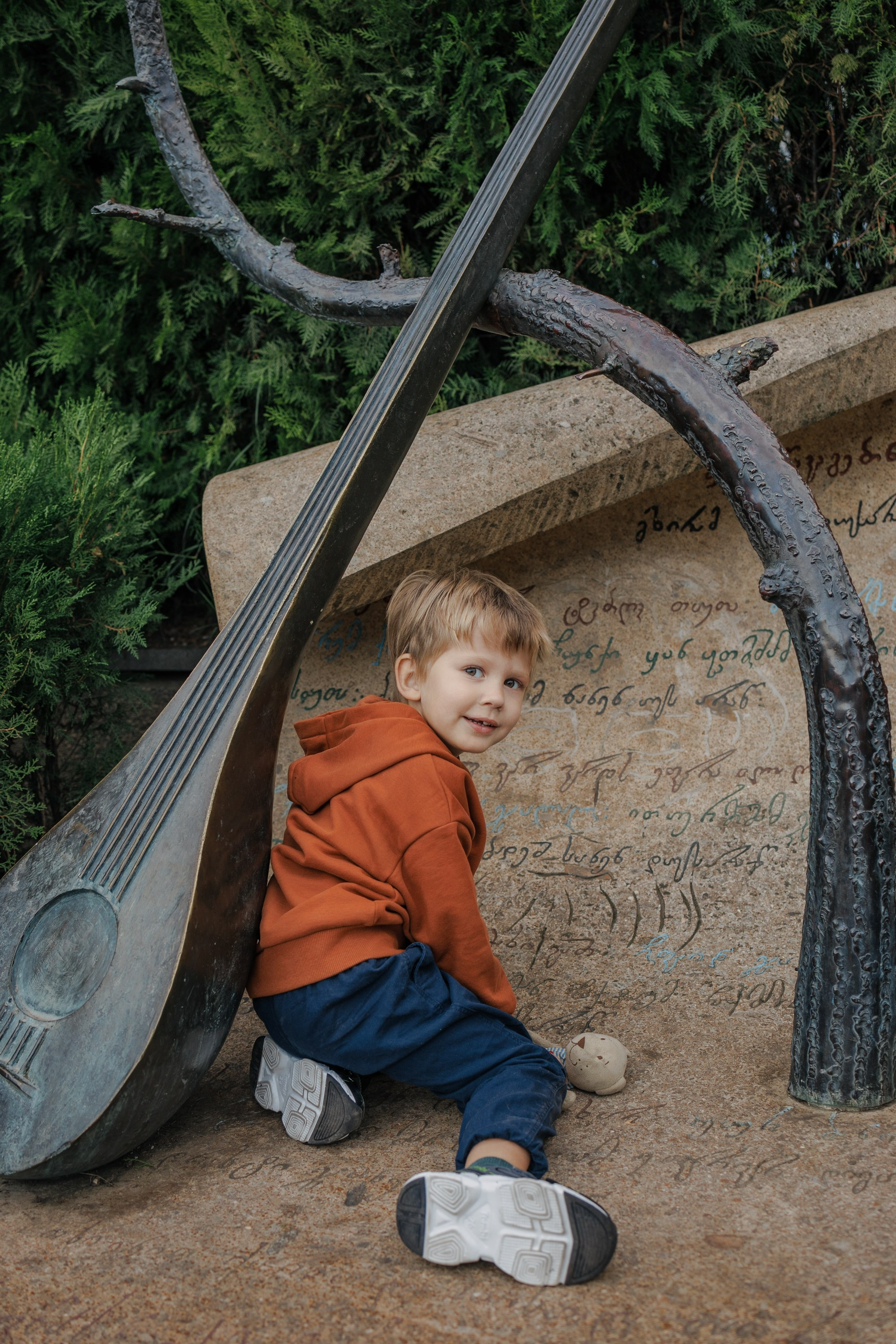 Family photoshoot in Tbilisi, Georgia. Fedor Lemeshko — Destination Wedding and Family Lifestyle photographer