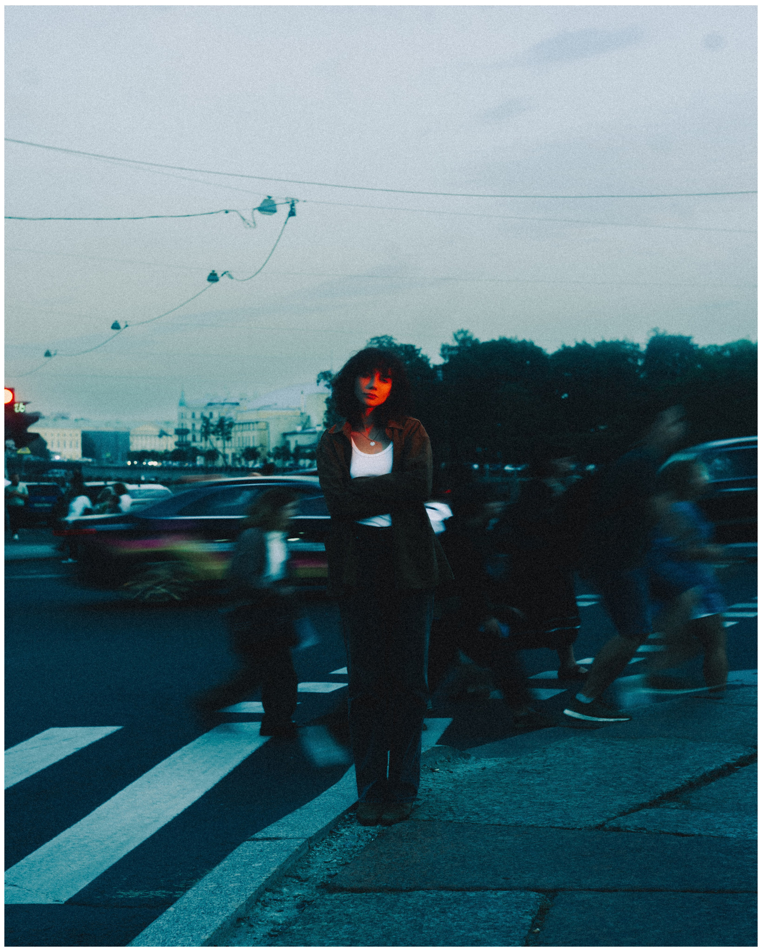 Фотосессия с цветным светом на улице