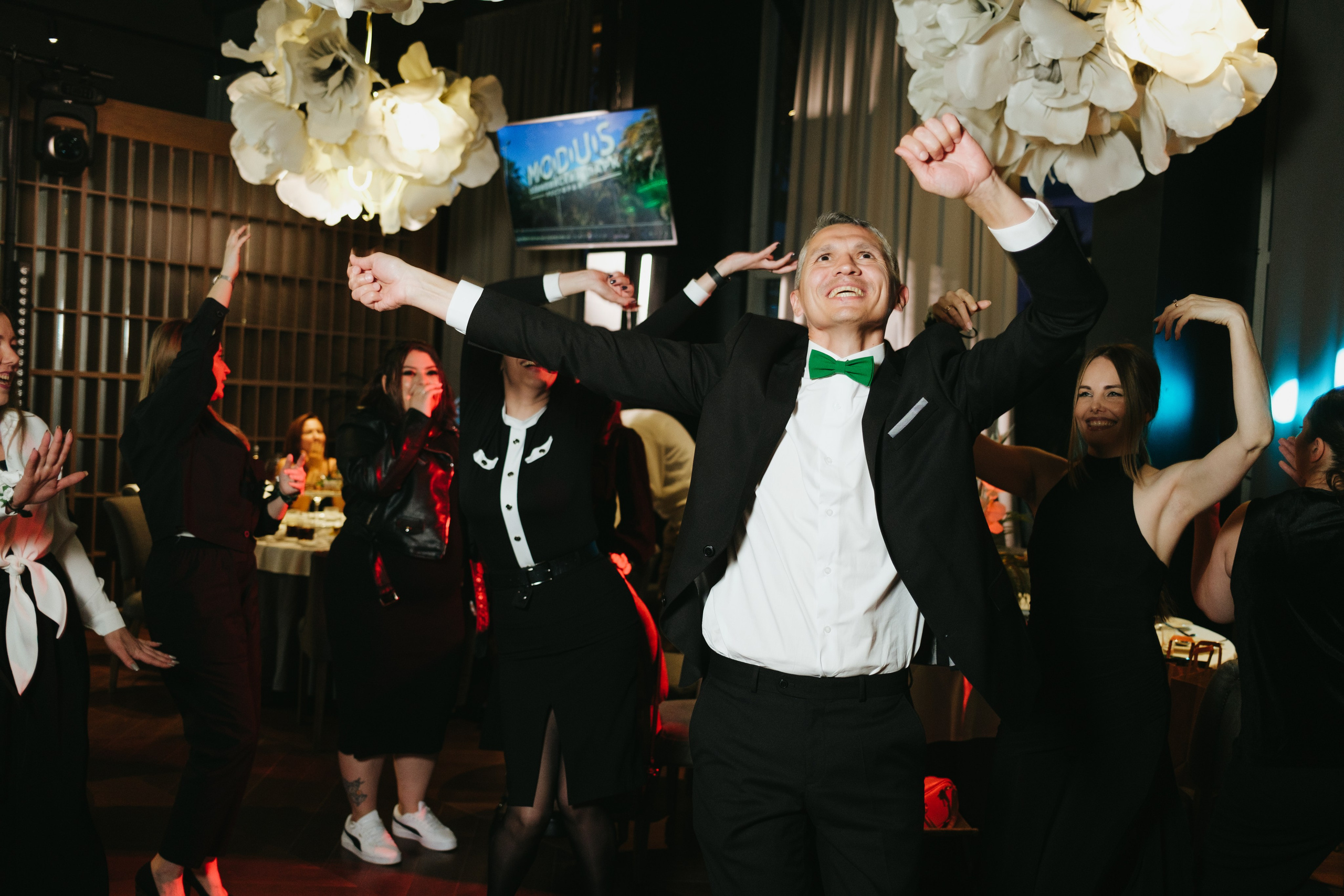 Корпоратив в Сириусу (Адлер) 10 лет компании. Свадебный фотограф Денис Ожигин в Краснодаре и крае. Эмоциональная и стильная съемка вашего дня