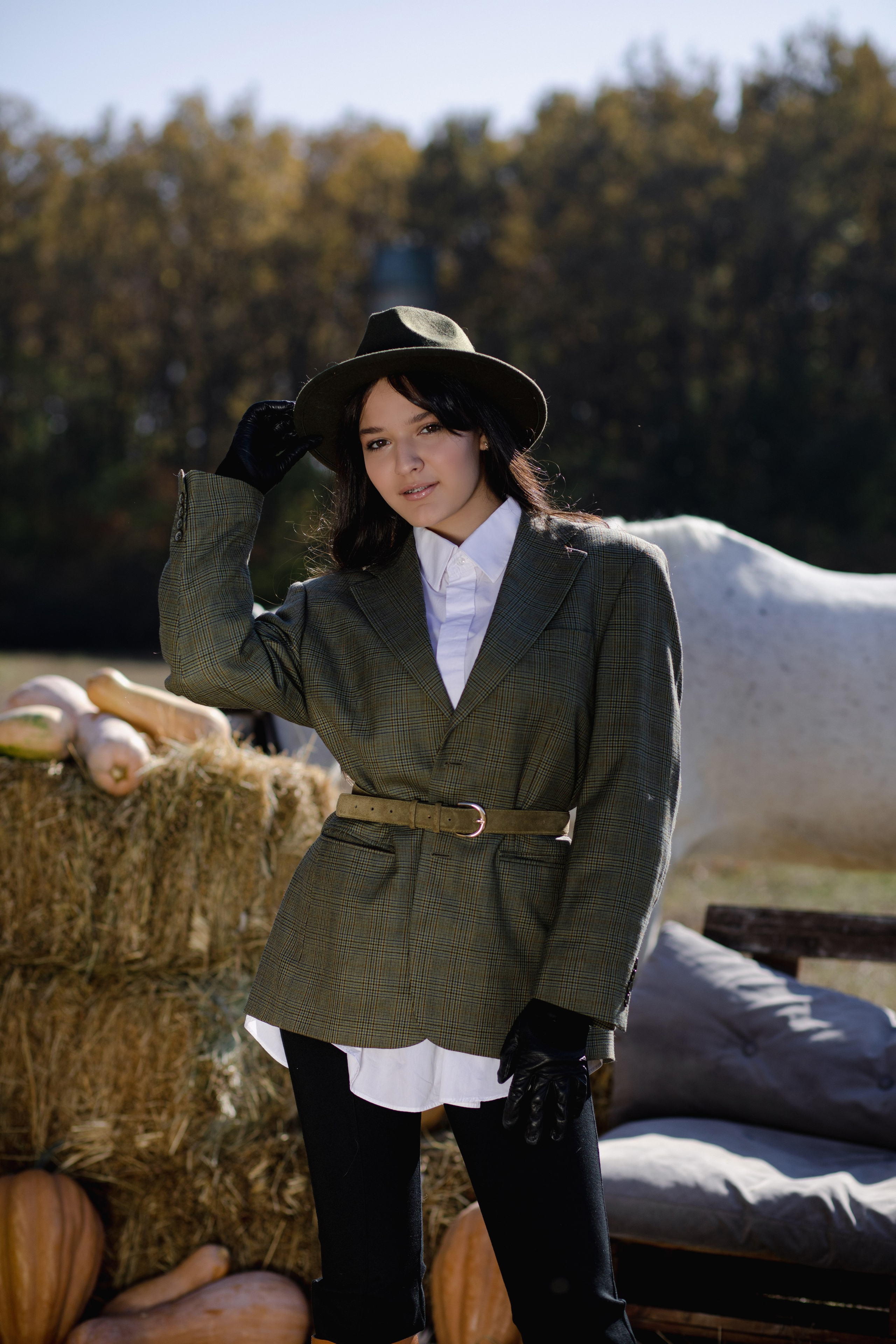 People & Horses [2023]. Anastasia Leonowa