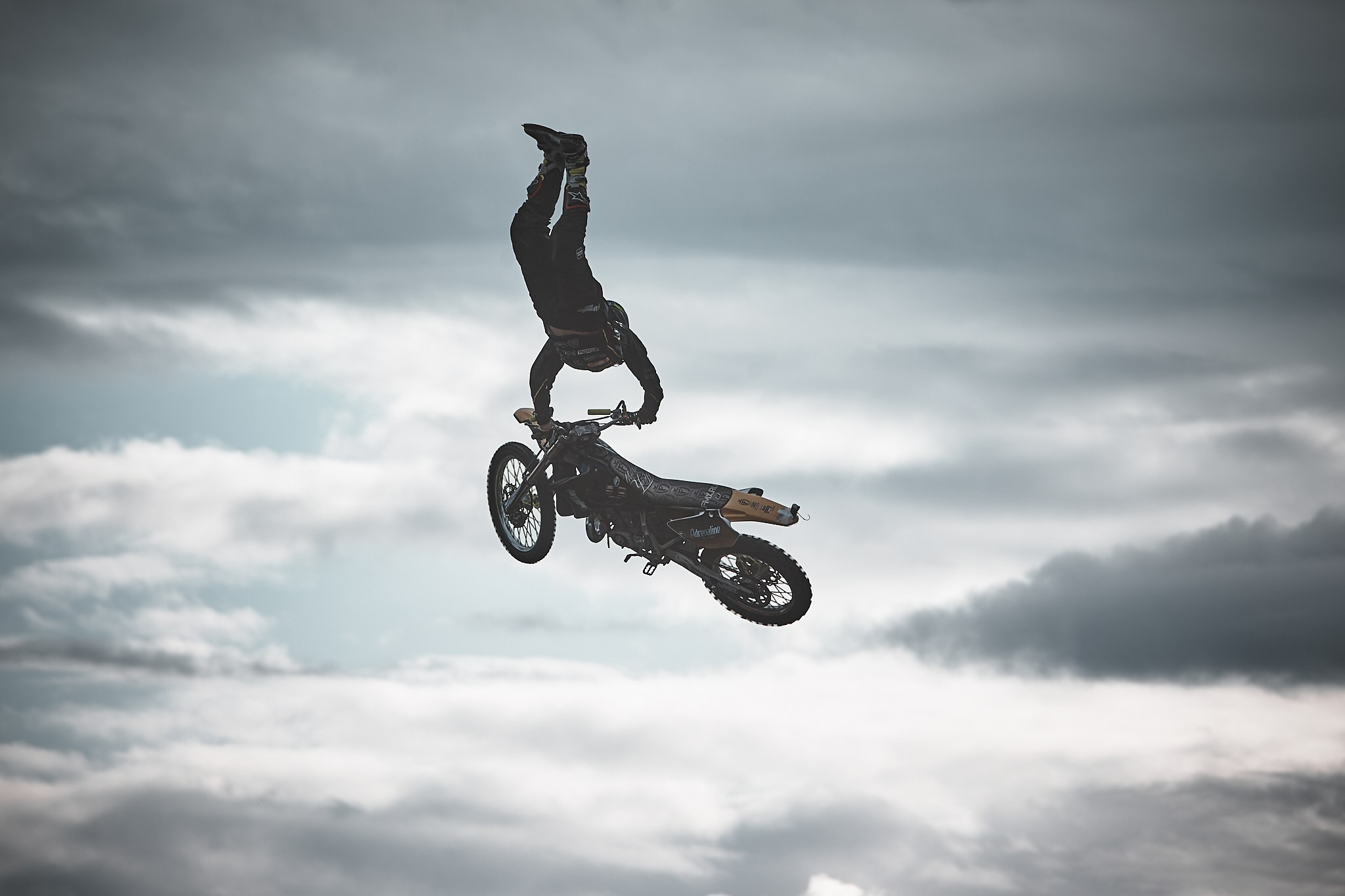 Лето. Горный фотограф на Кавказе Никита Першин