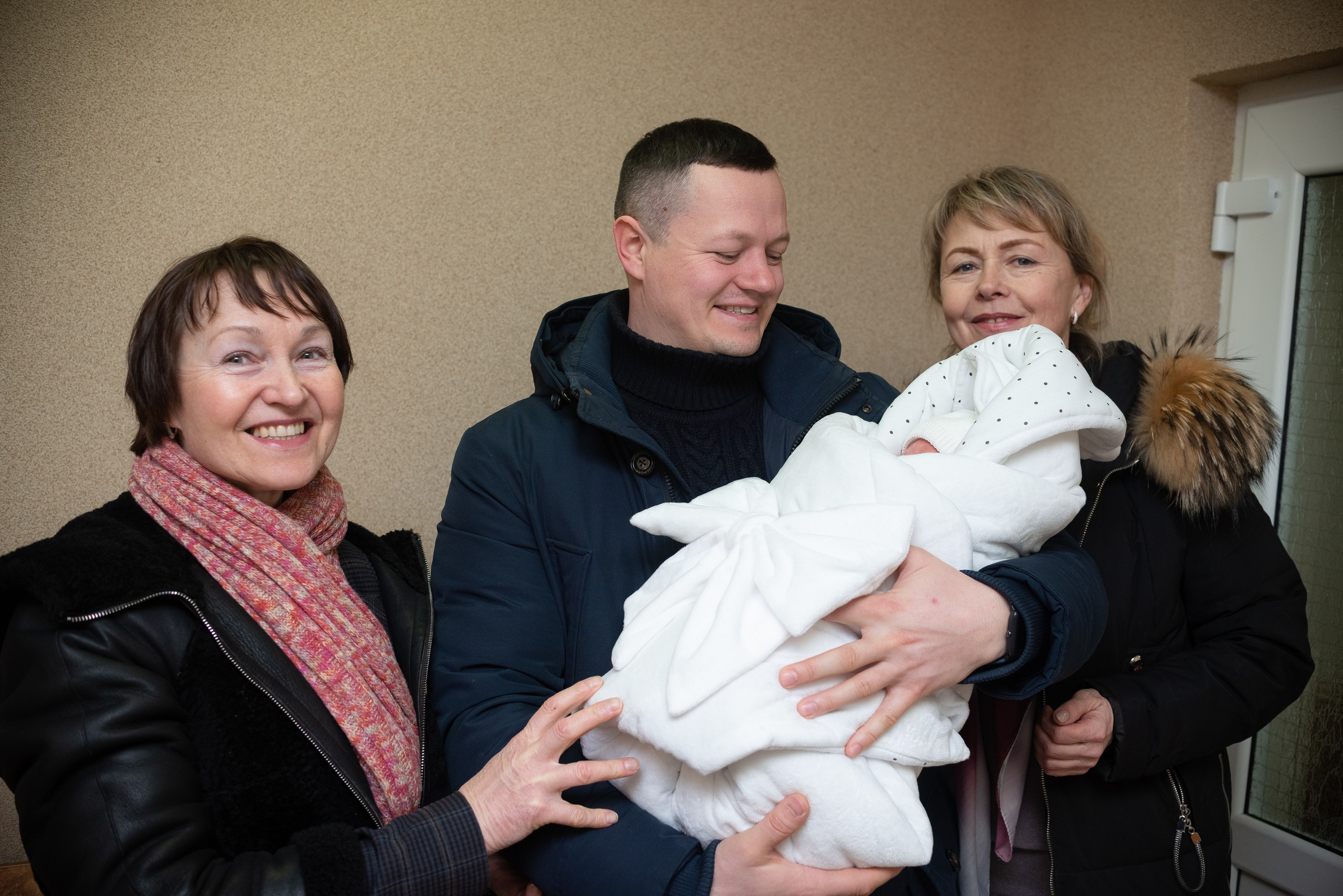 Выписка Машеньки 3РД. Семейный фотограф на выписку из роддома и крещение Минск Настя Гришук