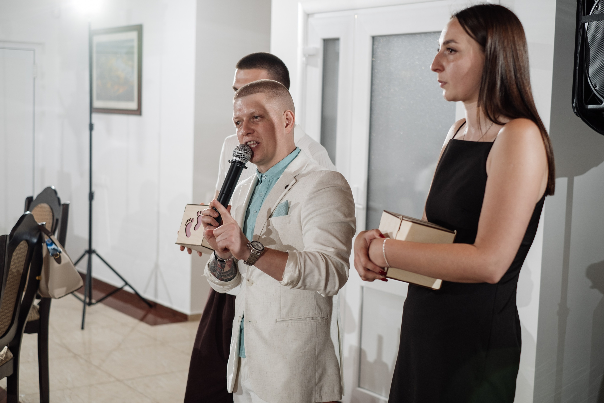 Свадебный ретопртаж. Профессиональная фотосъемка в Крыму. Натуральные эмоции и живые кадры. Забронируйте дату прямо сейчас!