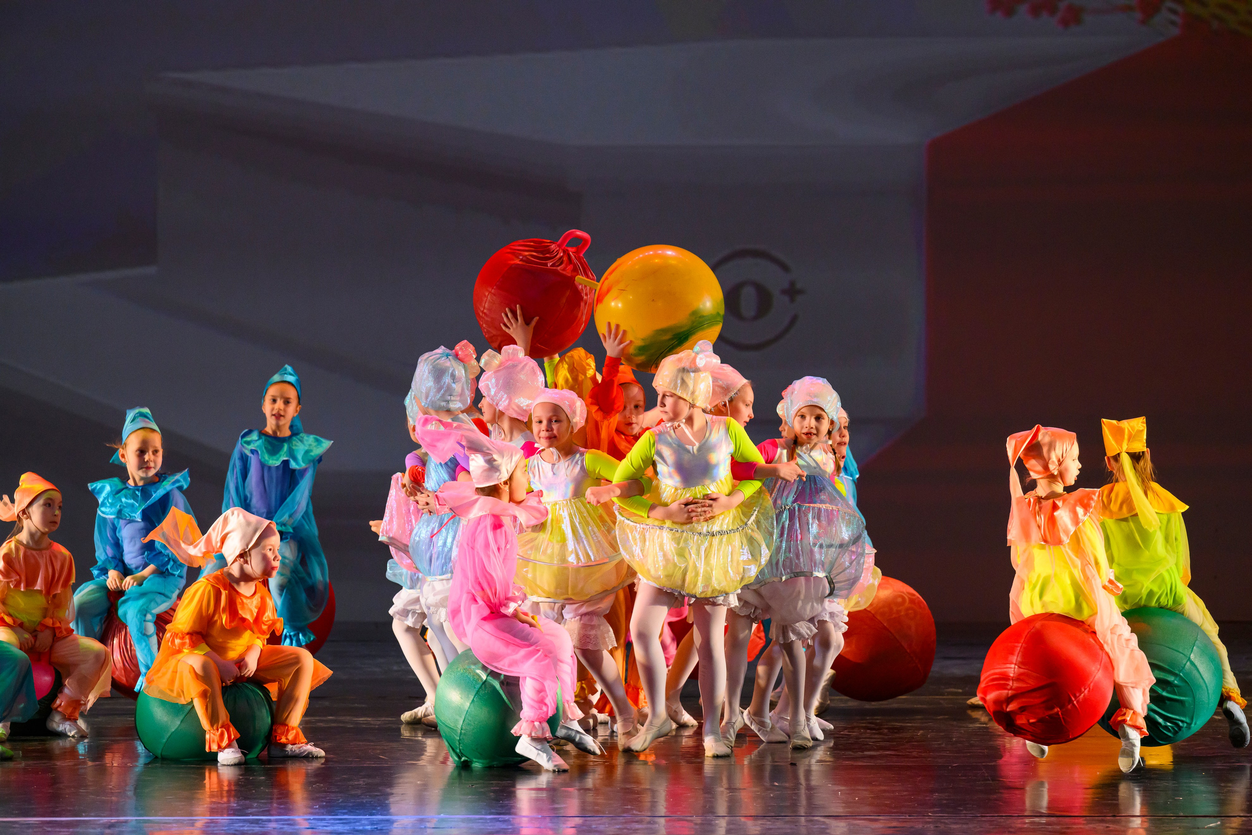 23 апреля, часть 1, БКЗ Октябрьский, г. Санкт-Петербург. Золотое яблочко