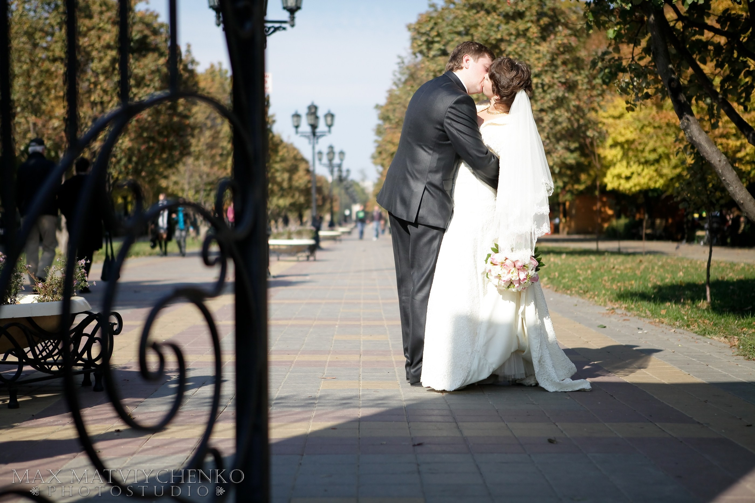 Прогулка/Walk. Максим Матвийченко и Виктория Басова профессионалы своего дела