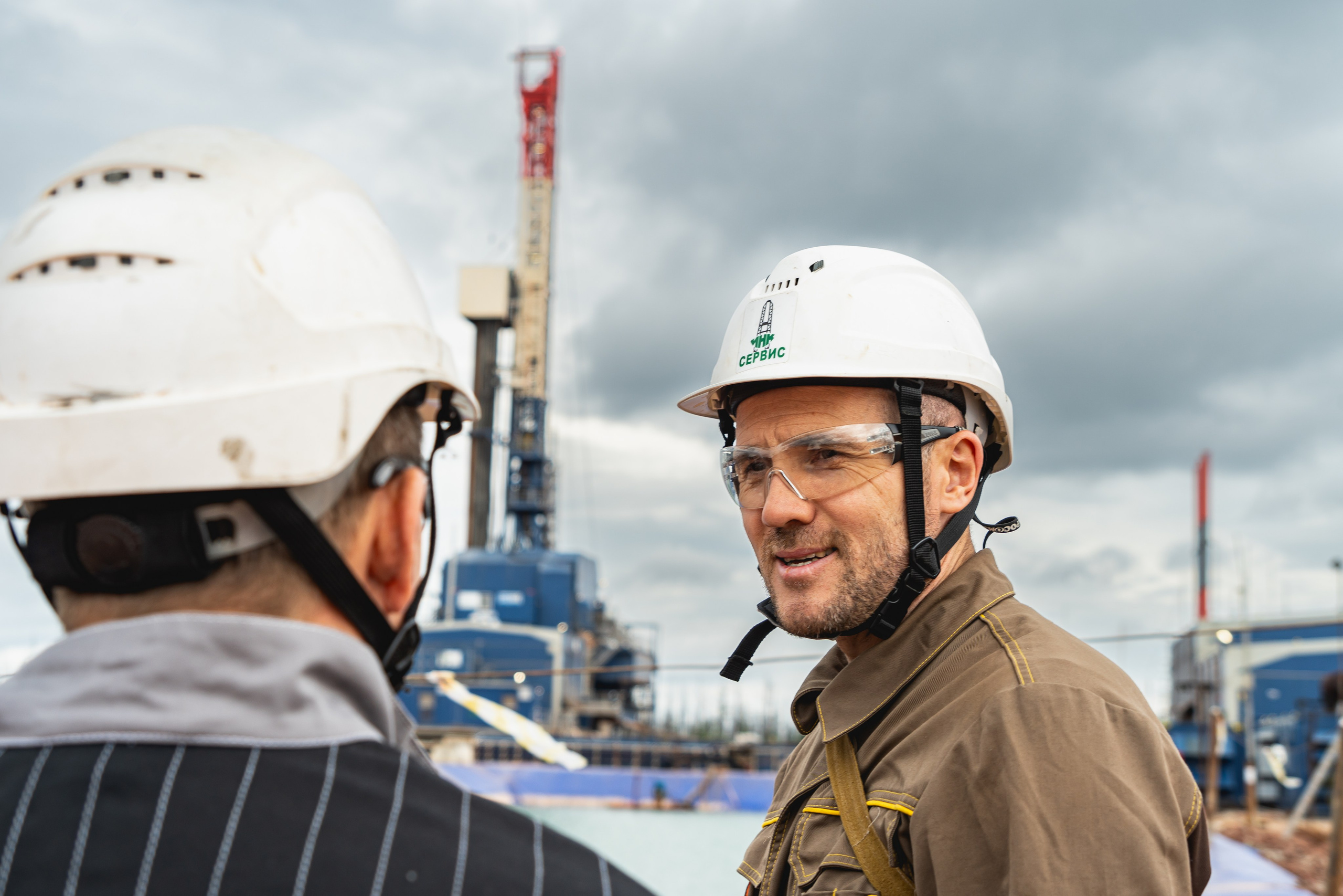 Репортажная (документальная) фотография. Занимаюсь профессиональной фотографией и живу рядом с Байкалом. Работаю в разных жанрах