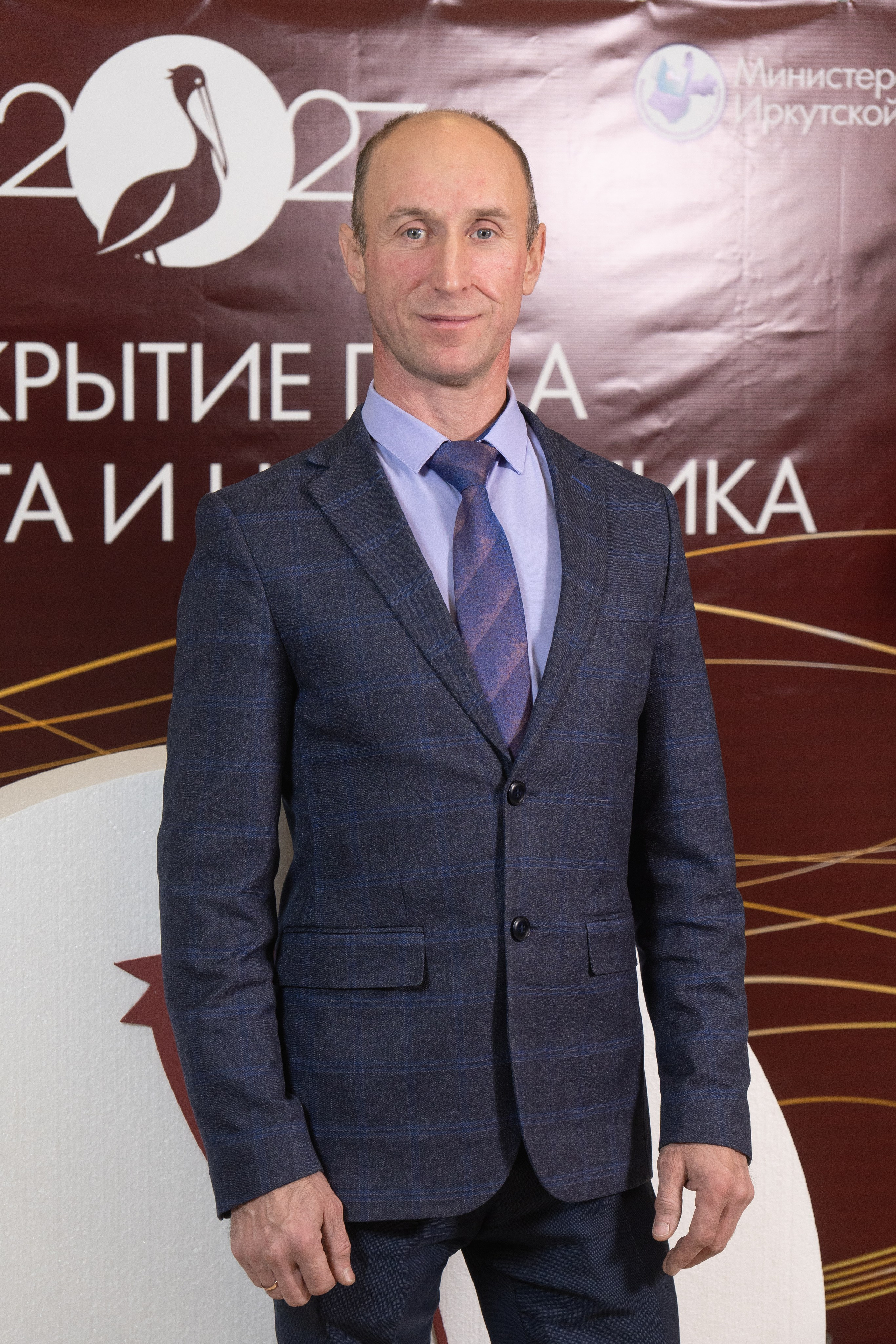 Музыкальный театр. Занимаюсь профессиональной фотографией и живу рядом с Байкалом. Работаю в разных жанрах