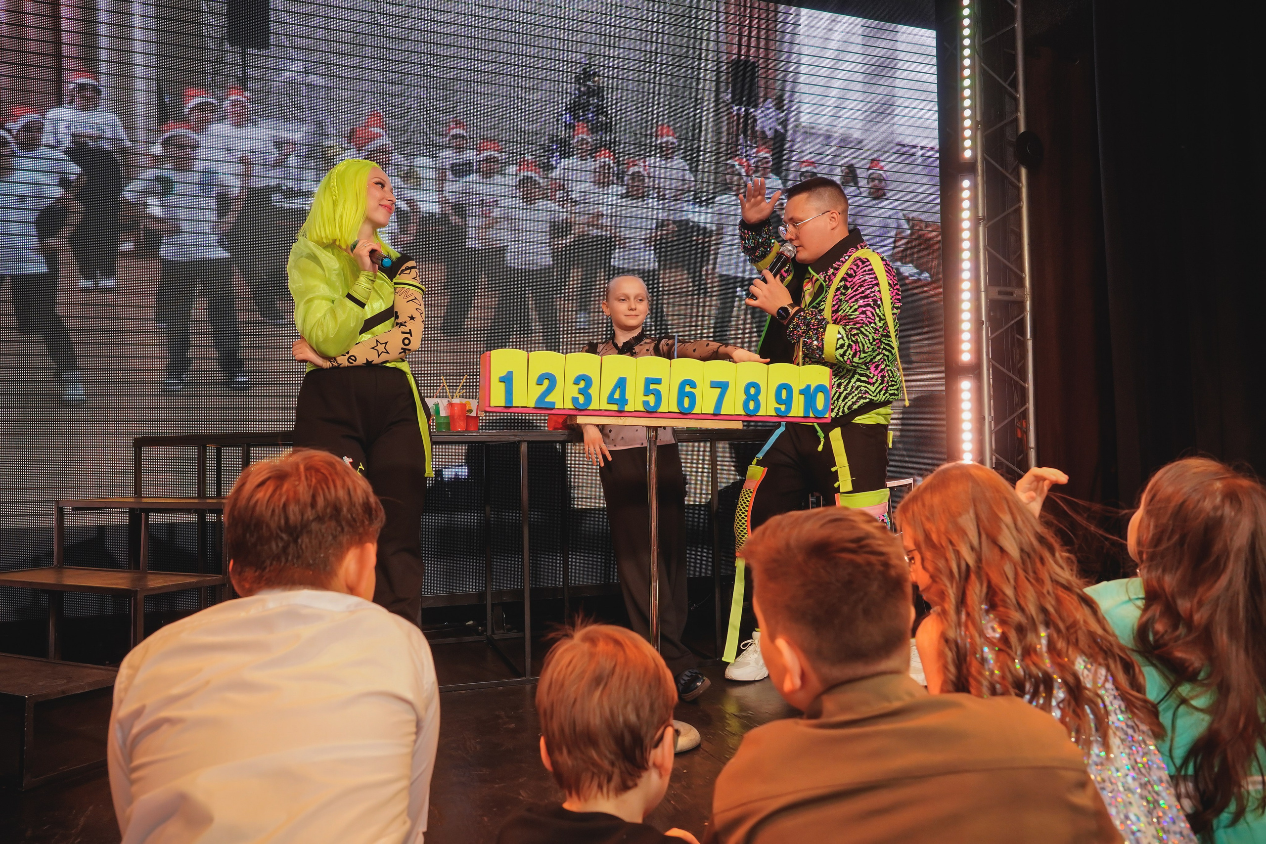 Выпускной. Занимаюсь профессиональной фотографией и живу рядом с Байкалом. Работаю в разных жанрах