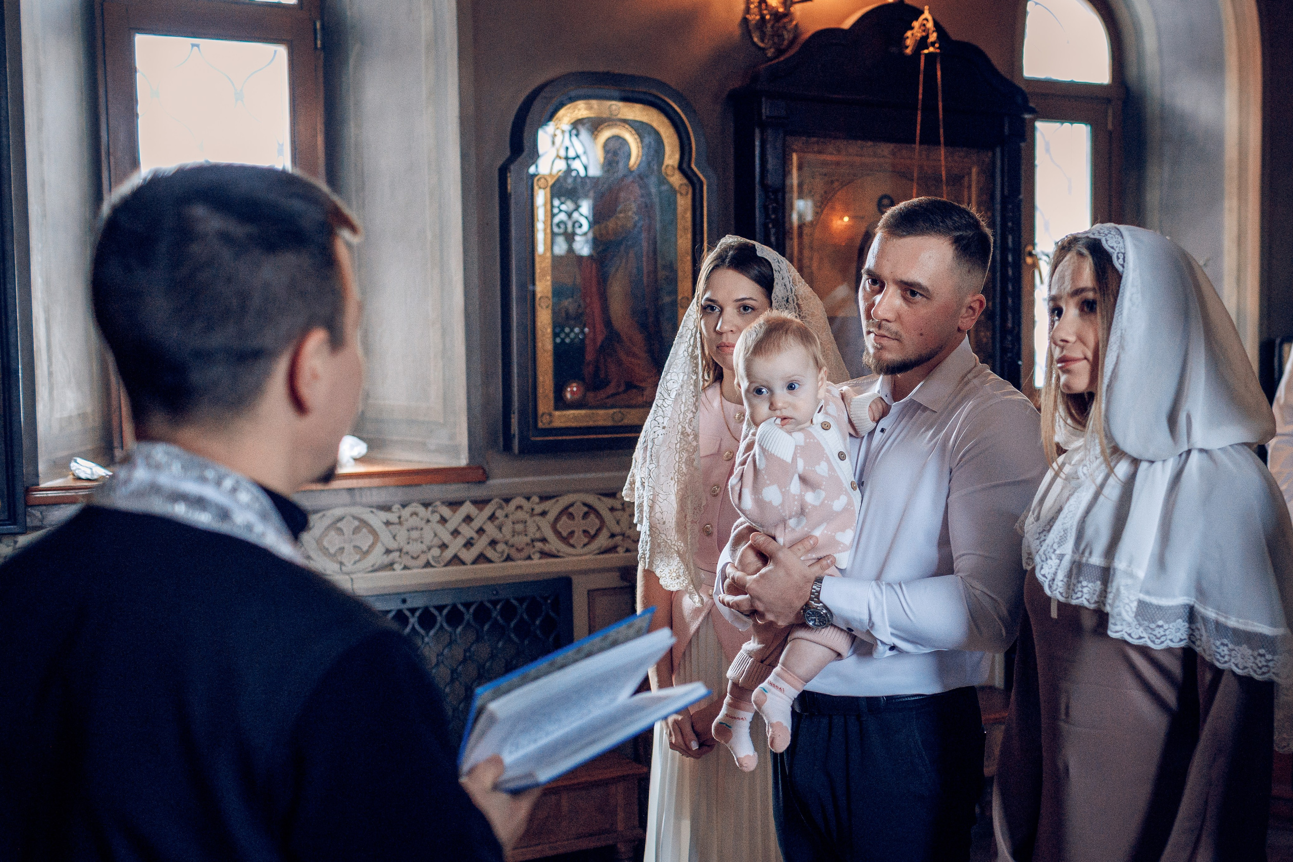 Крещение в Храме Святого Уара Мученика в Вешках. Профессиональный фотограф в Москве и Мо Мария Шантарёва