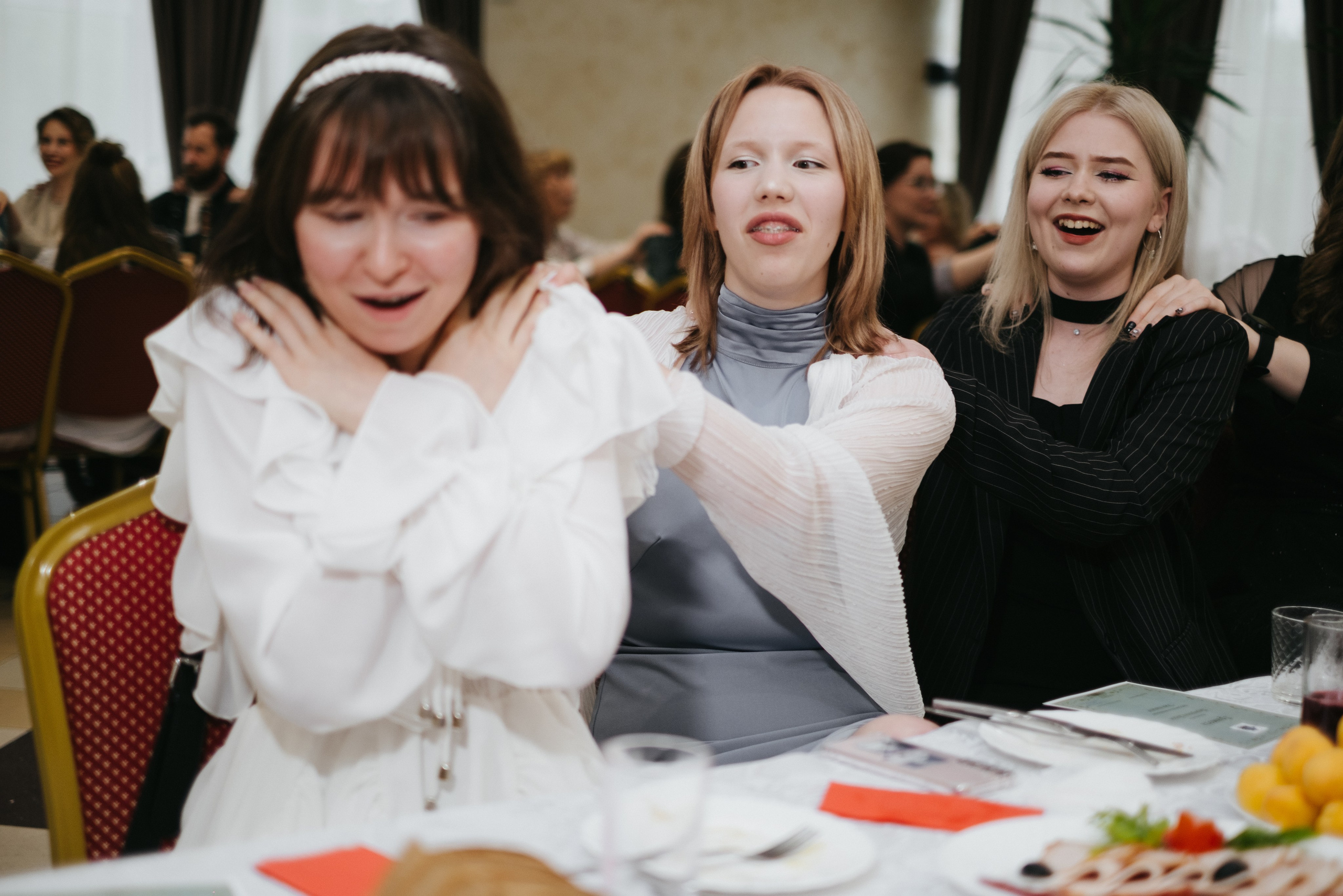 Выпускной 11 класс школы № 30. Свадебный и репортажной фотограф Денис Ожигин в Краснодаре и Краснодарском крае