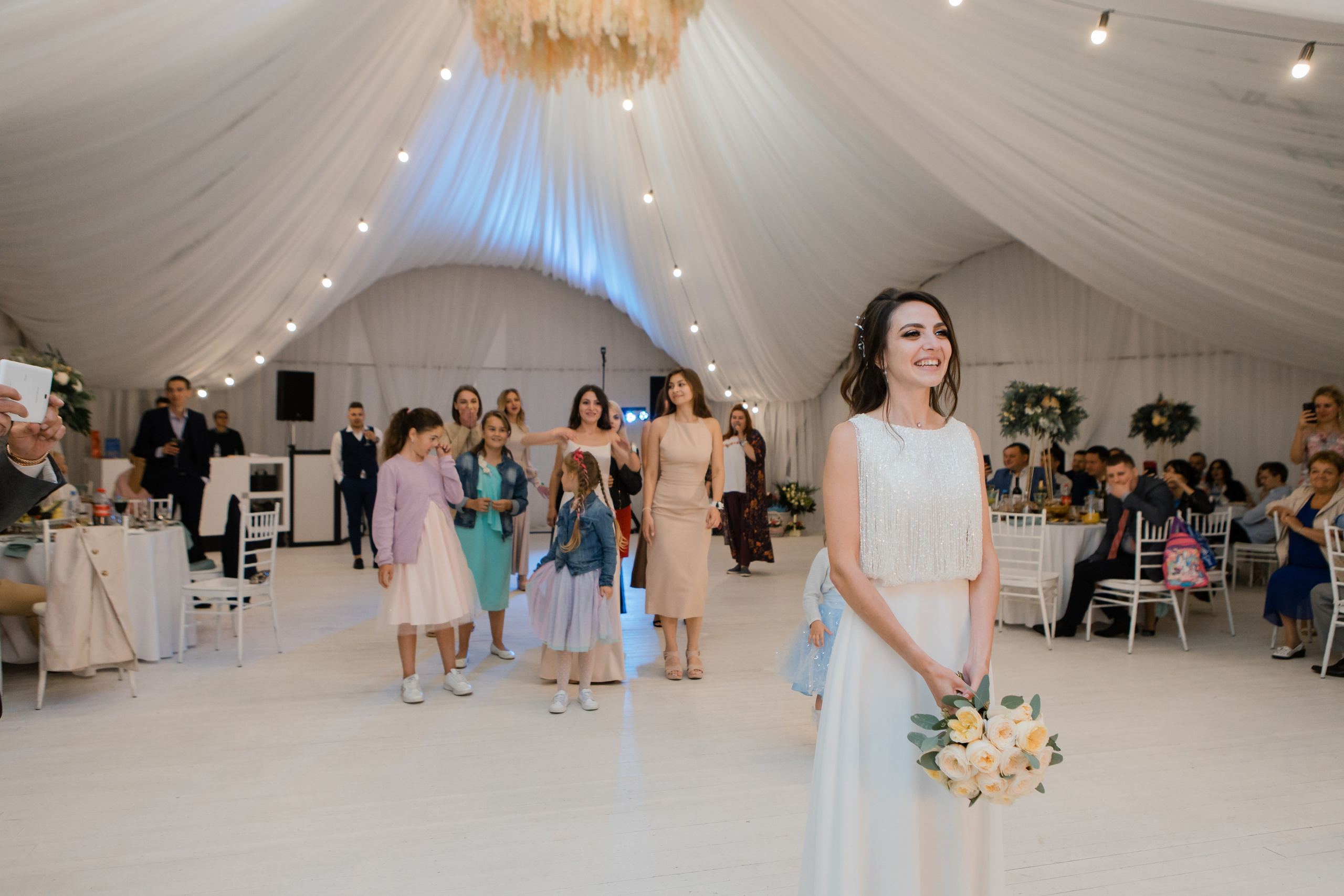 Свадебная фотосессия Сергея и Татьяны. Наша свадебная сказка. Видеосъемка и фотосъемка свадеб. Фотограф и оператор на свадьбу. Видеосъемка подкастов, собственная видео-фотостудии. Предметная фотосъемка