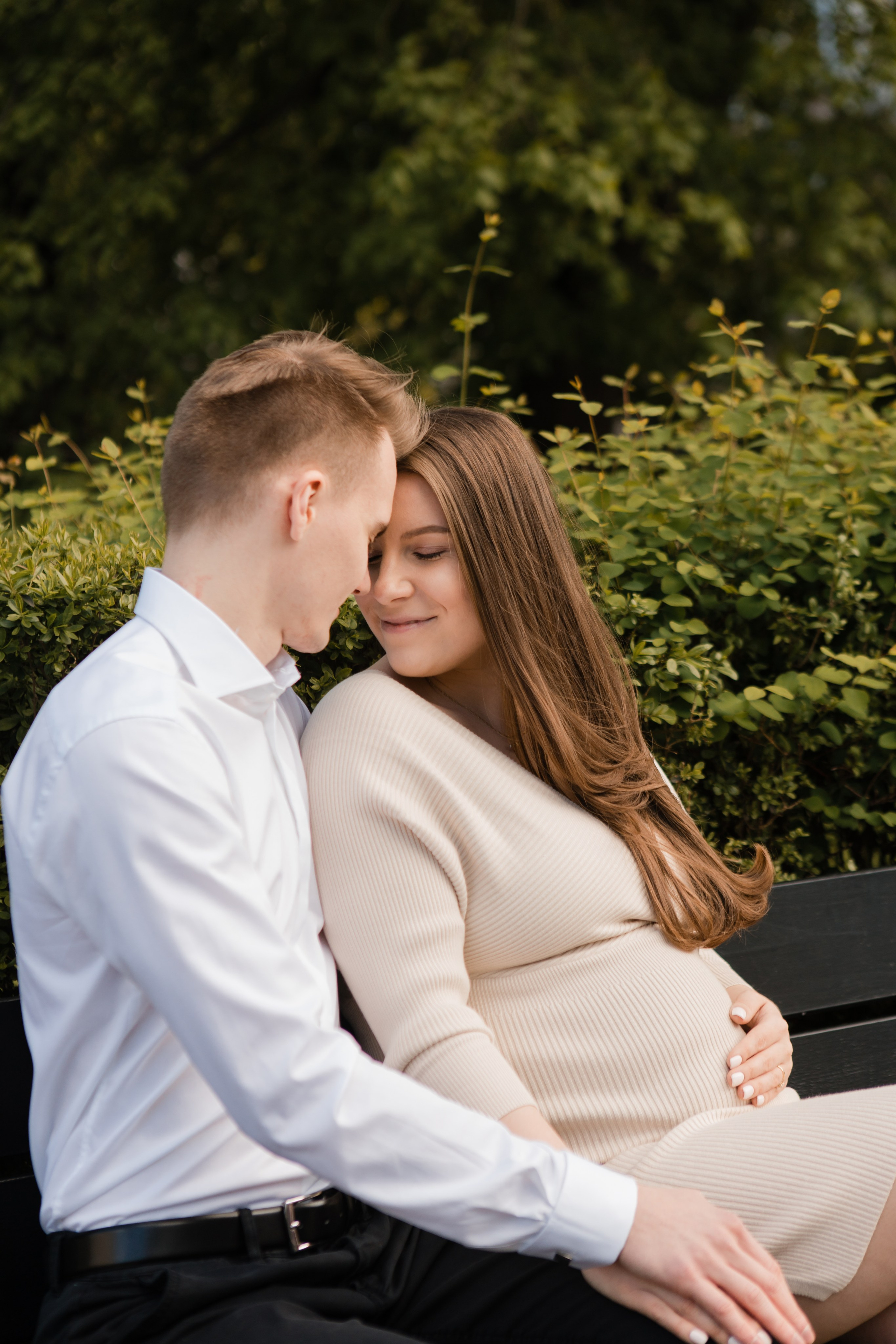 Семейная фотосессия Андрея и Марии. Видеосъемка и фотосъемка свадеб. Фотограф и оператор на свадьбу. Видеосъемка подкастов, собственная видео-фотостудии. Предметная фотосъемка