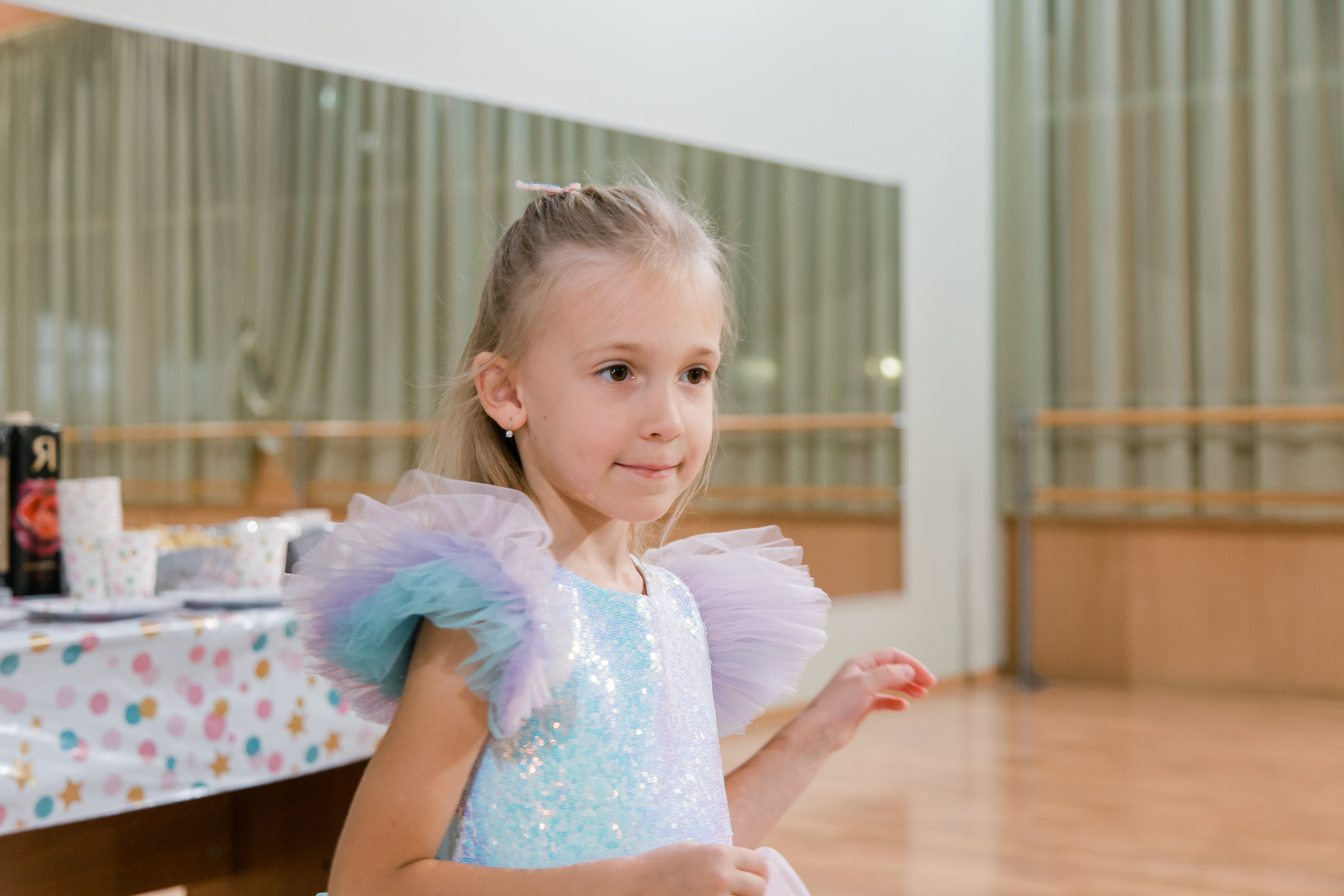 Фотосъемка детского дня рожденья. Видеосъемка и фотосъемка свадеб. Фотограф и оператор на свадьбу. Видеосъемка подкастов, собственная видео-фотостудии. Предметная фотосъемка