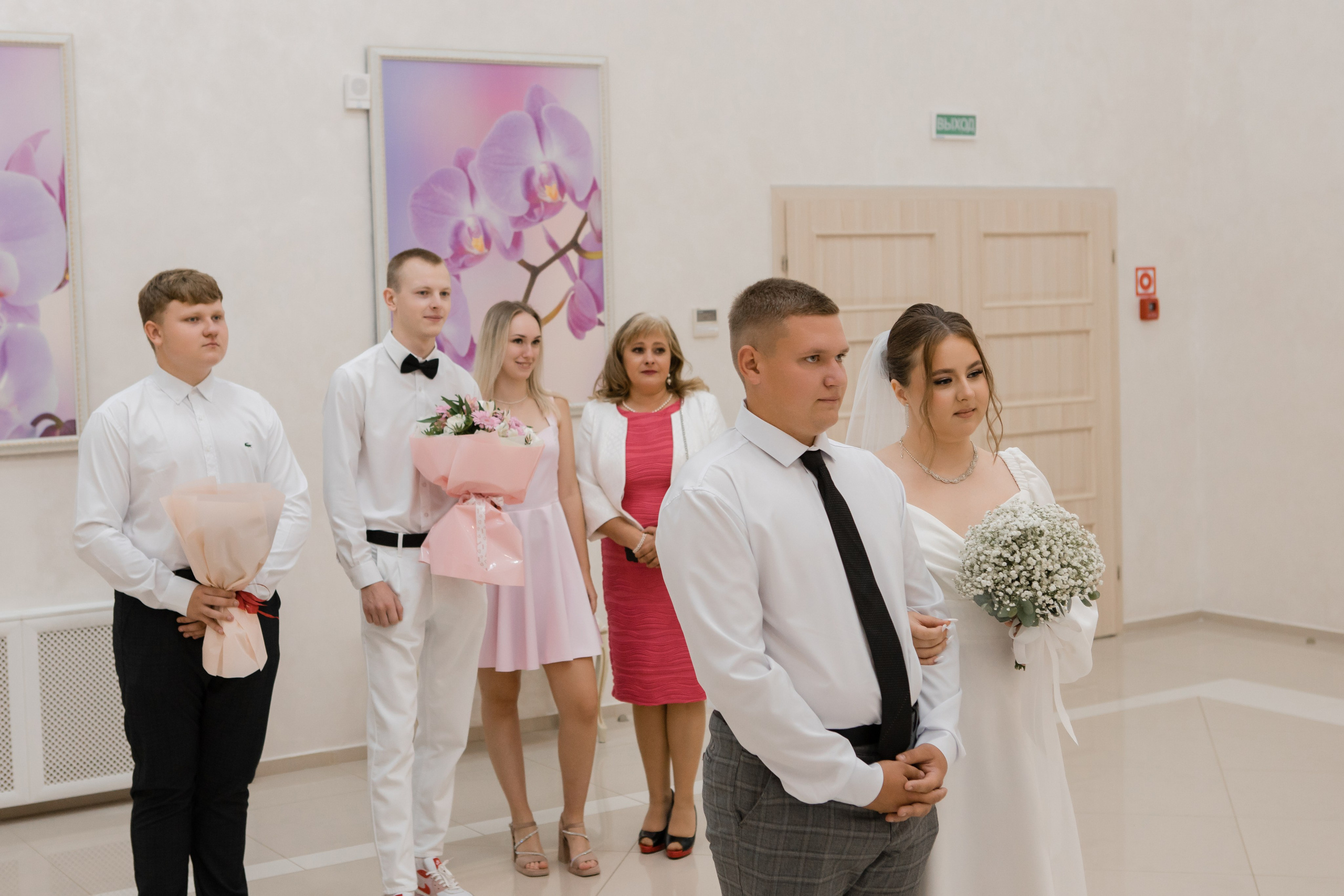 Отдел ЗАГС Администрации Московского района. Видеосъемка и фотосъемка свадеб. Фотограф и оператор на свадьбу. Видеосъемка подкастов, собственная видео-фотостудии. Предметная фотосъемка