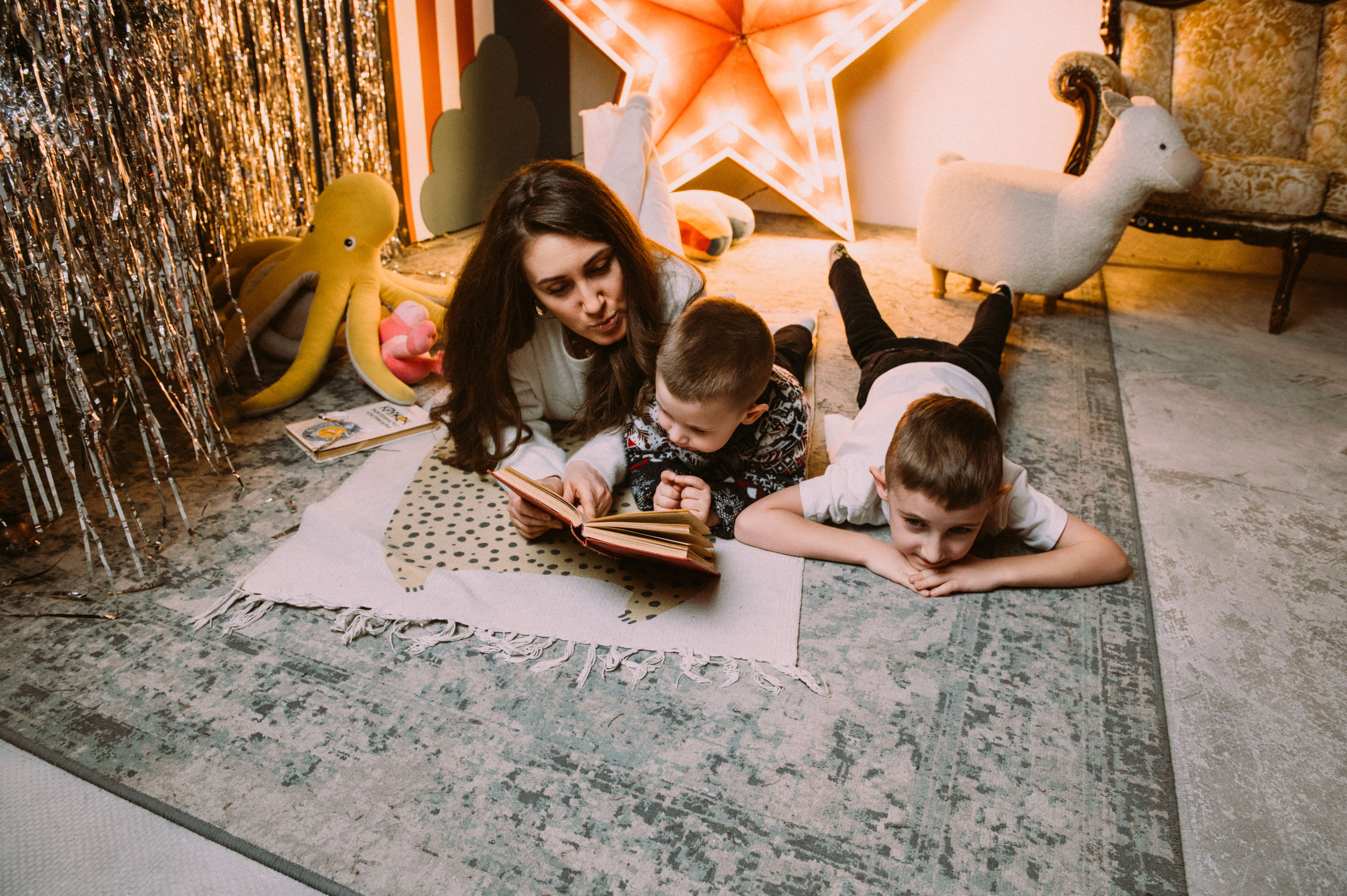 Большая семья собралась вместе на Новый год. Фотограф в Сургуте Светлана Гибадуллина