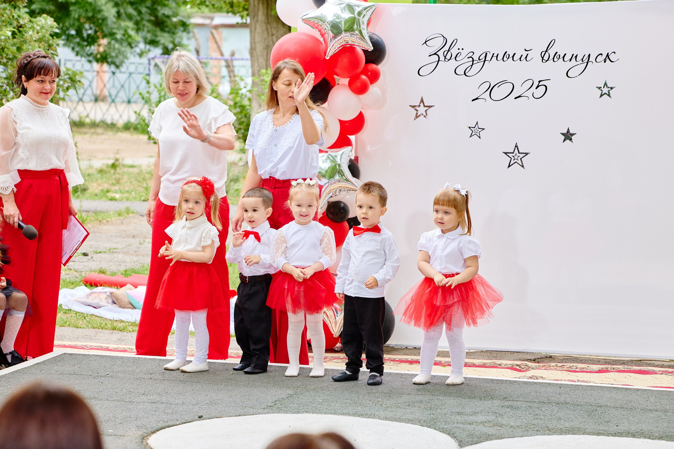 Выпускной 45 сад. Фотограф Выпускные альбомы Таганрог Сергей Коробченко