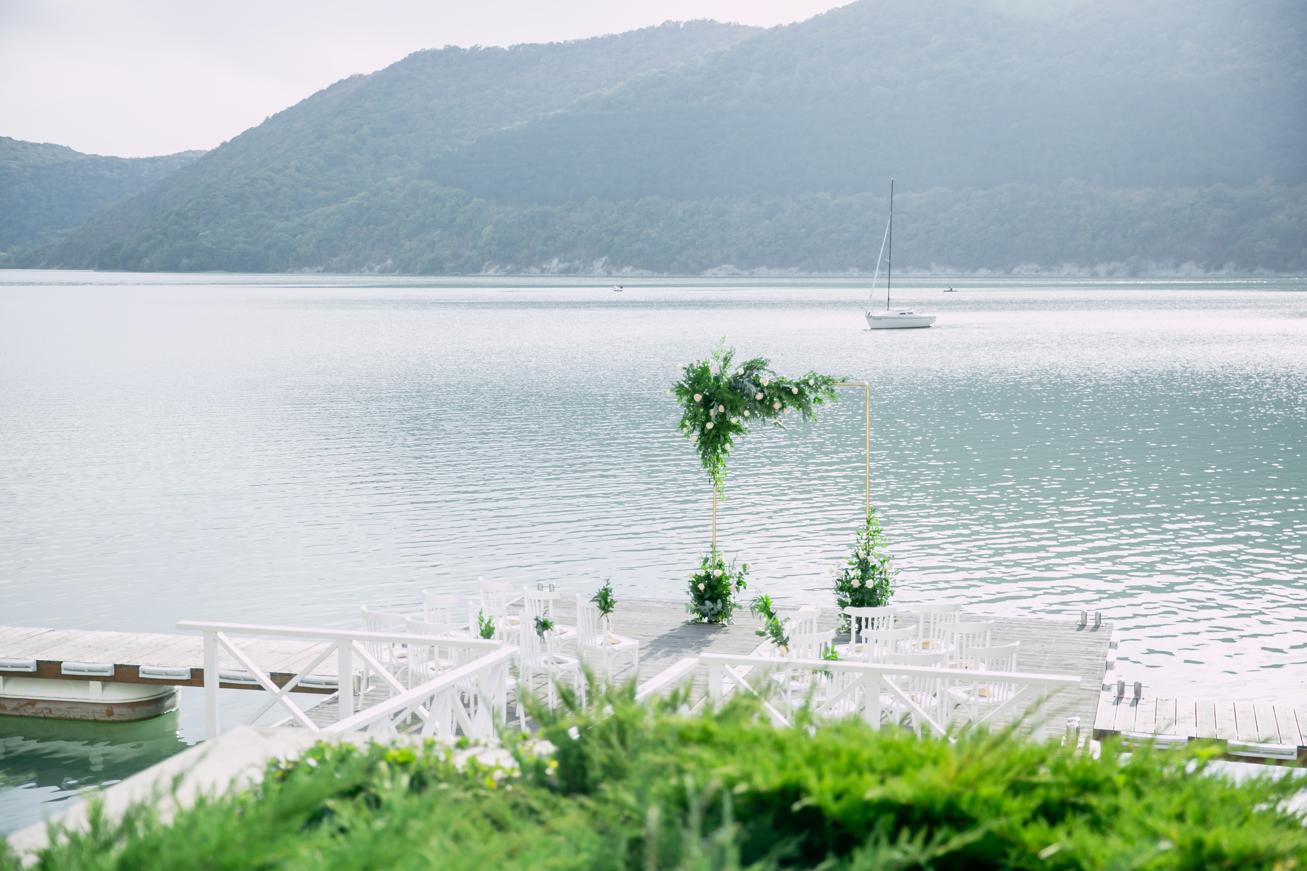 Озеро Абрау. Свадебный фотограф Краснодар