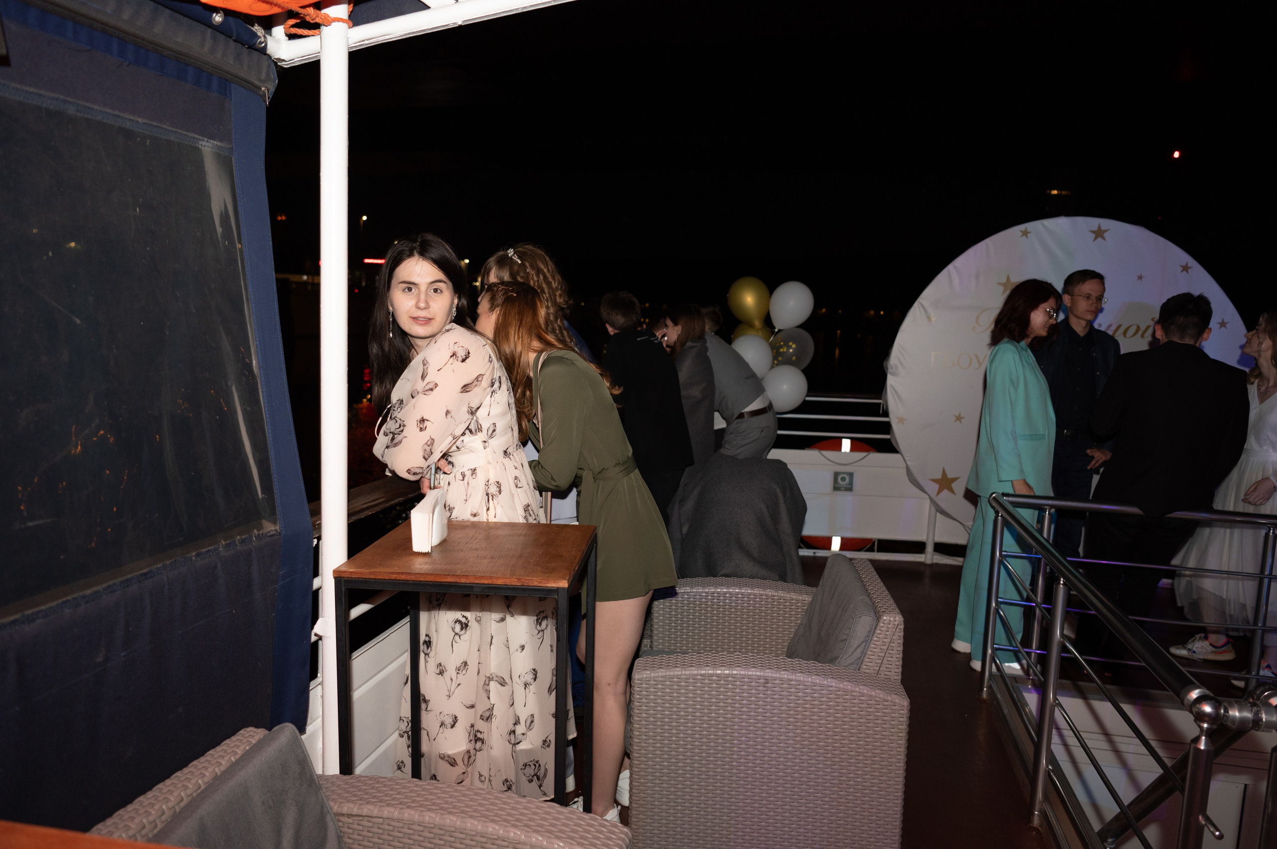 Выпускной вечер 11 класс на теплоходе. Детский и семейный фотограф г. Москва Оксана Катаджи