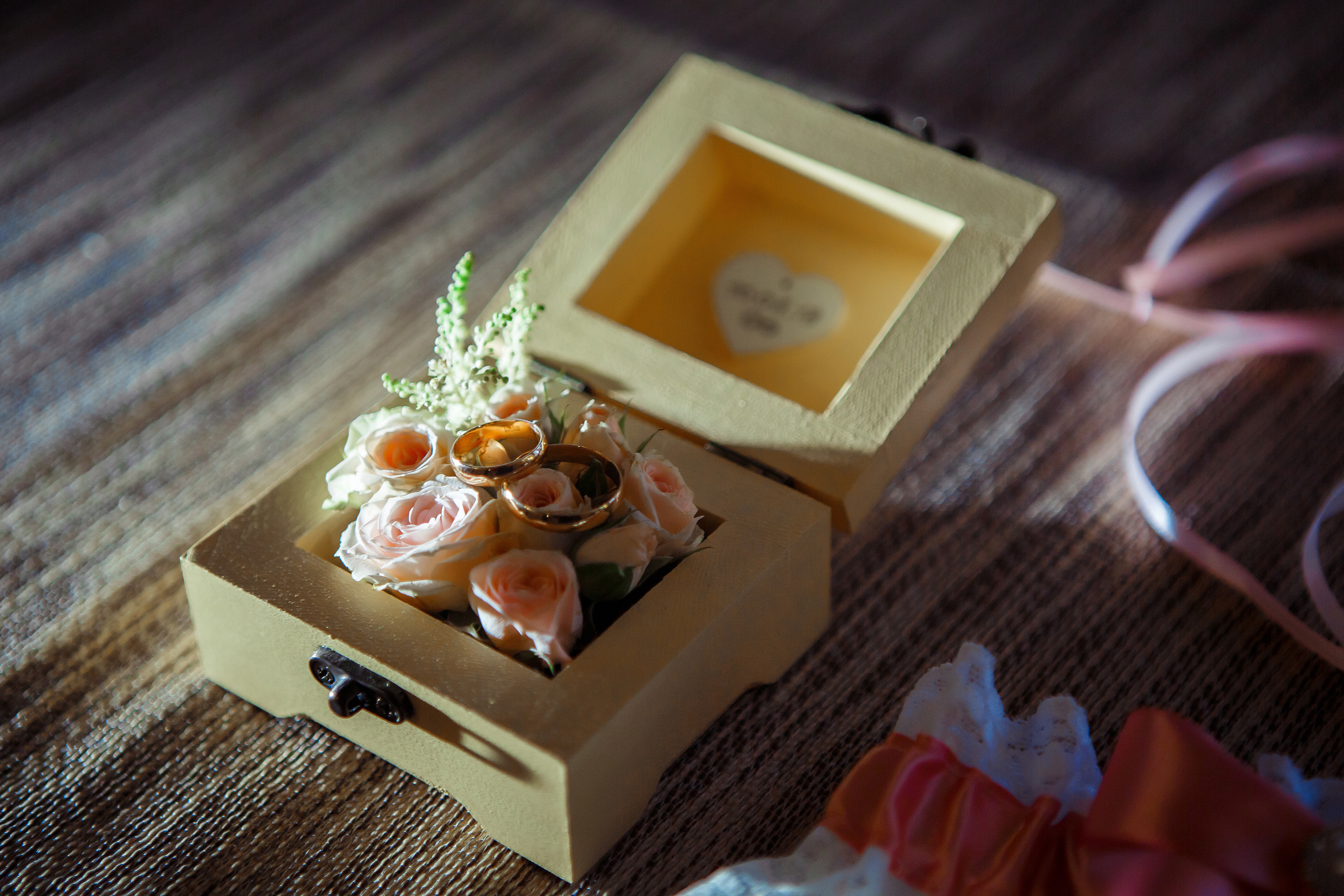 Свадебная фотосессия с салютом в Липецке. Свадебный и портретный Фотограф в Липецке Дмитрий Котюков