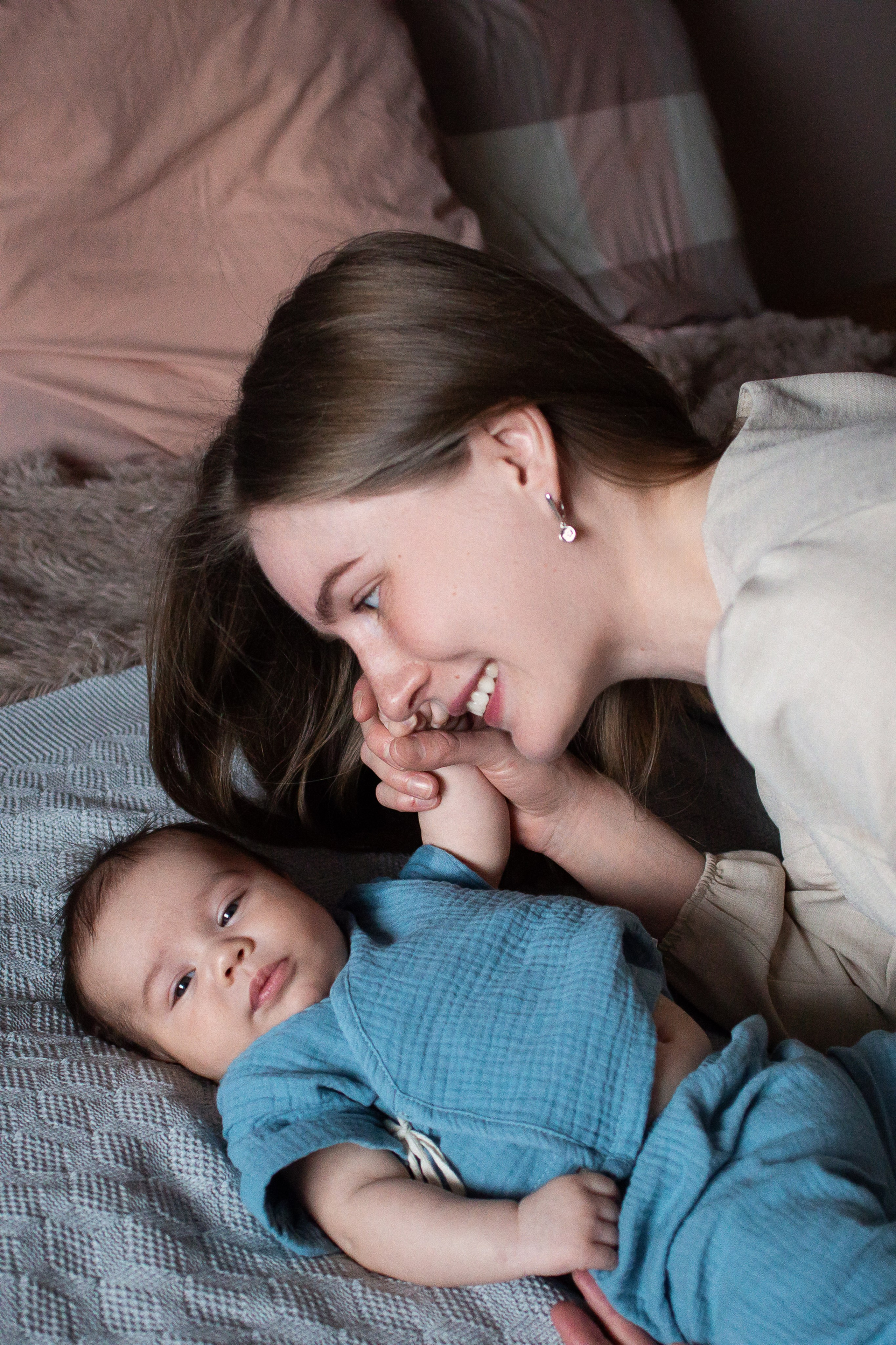 Оля, Андрей, Даня и Паша, домашняя фотосессия с грудничком. Семейный фотограф в Москве Марина Петра