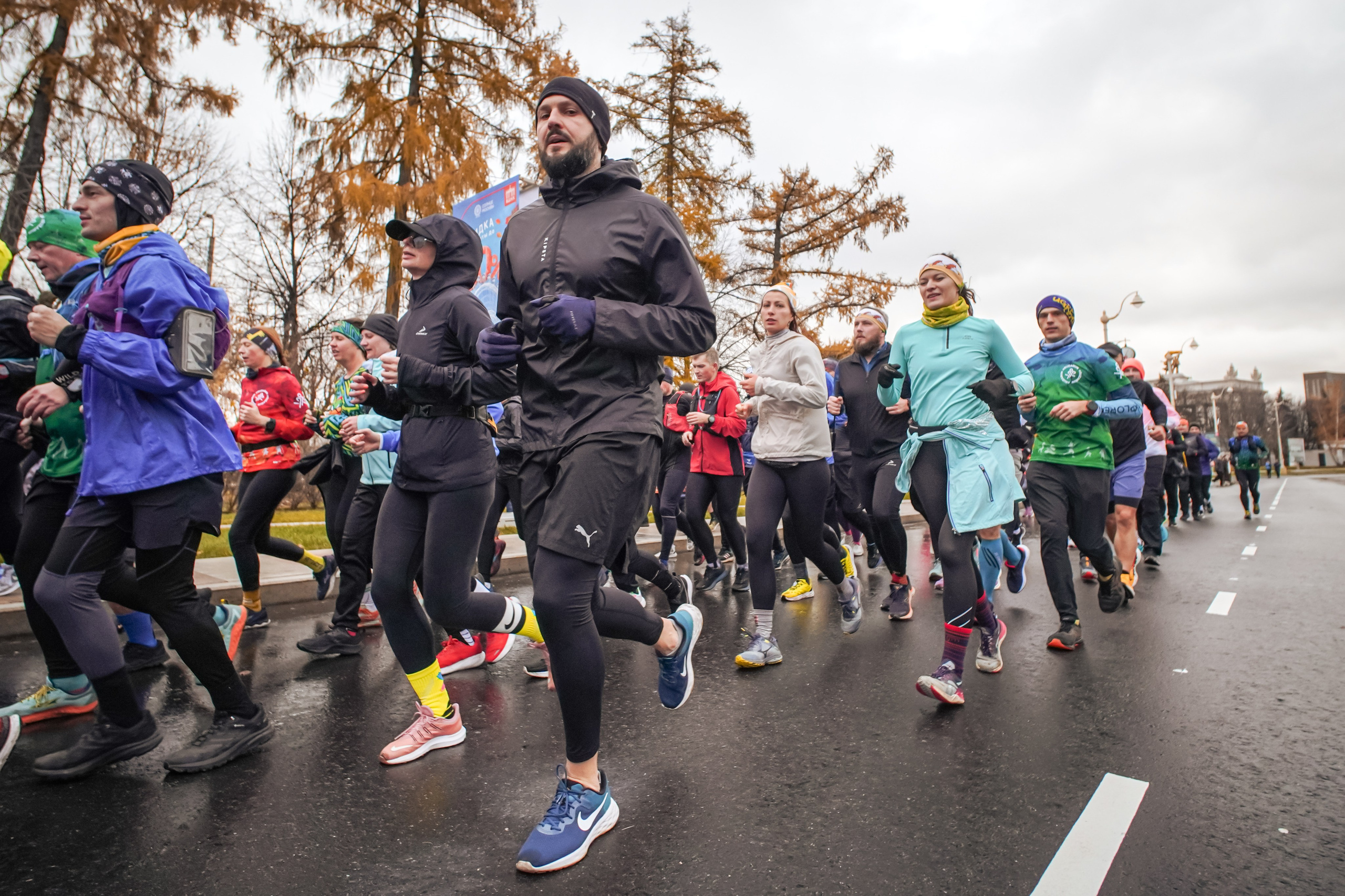 #марафонудома #яuzarun 2024 2-я петля, группа 6:30. Роман Капилюшов. Бег. Фото. Видео. г. Люберцы