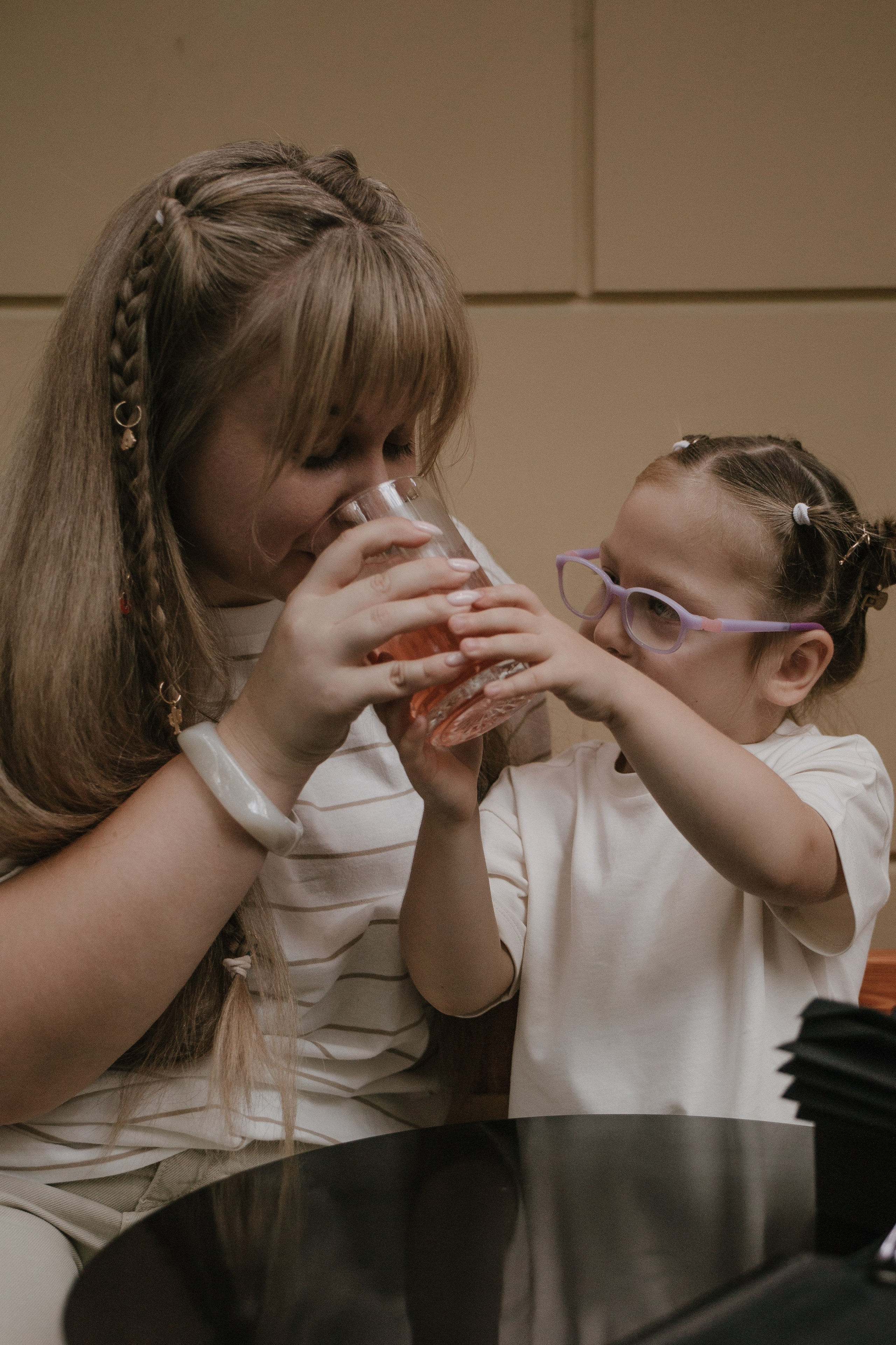 Настя и Аришка. Главная