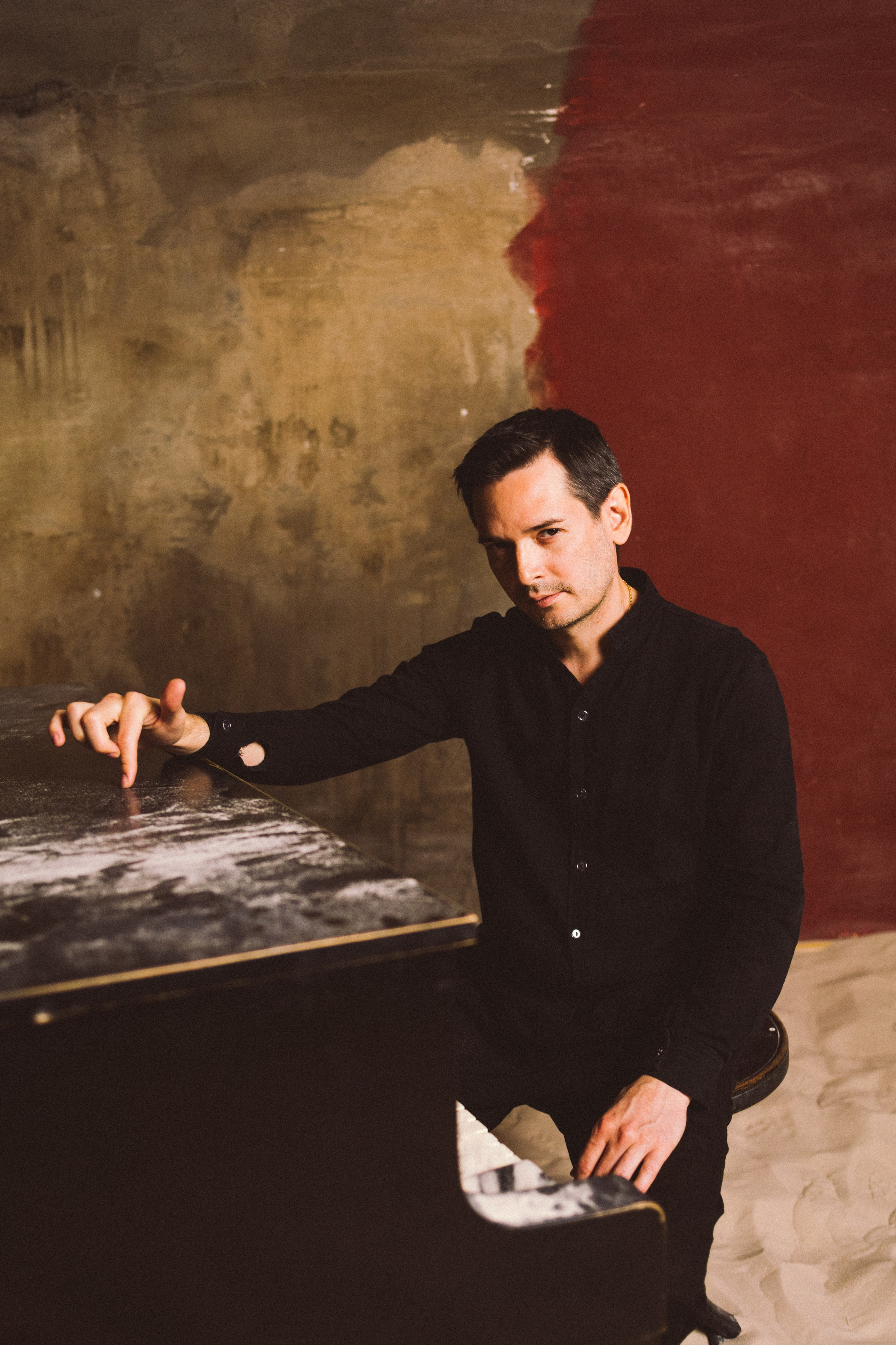 Александр. Студия