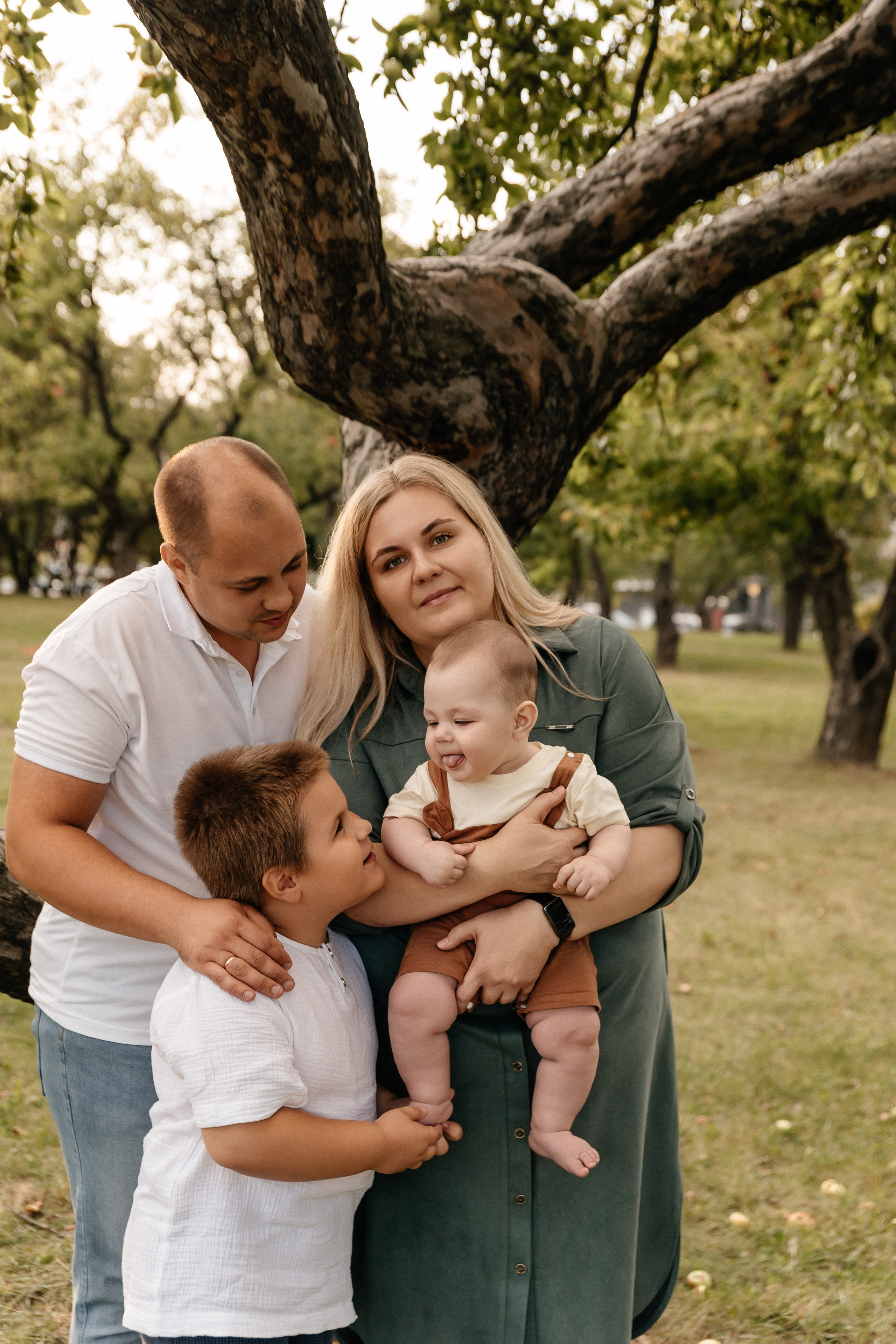 Ксения, Виталий, Артем и Максим. Семейный фотограф Минск Усова Ольга