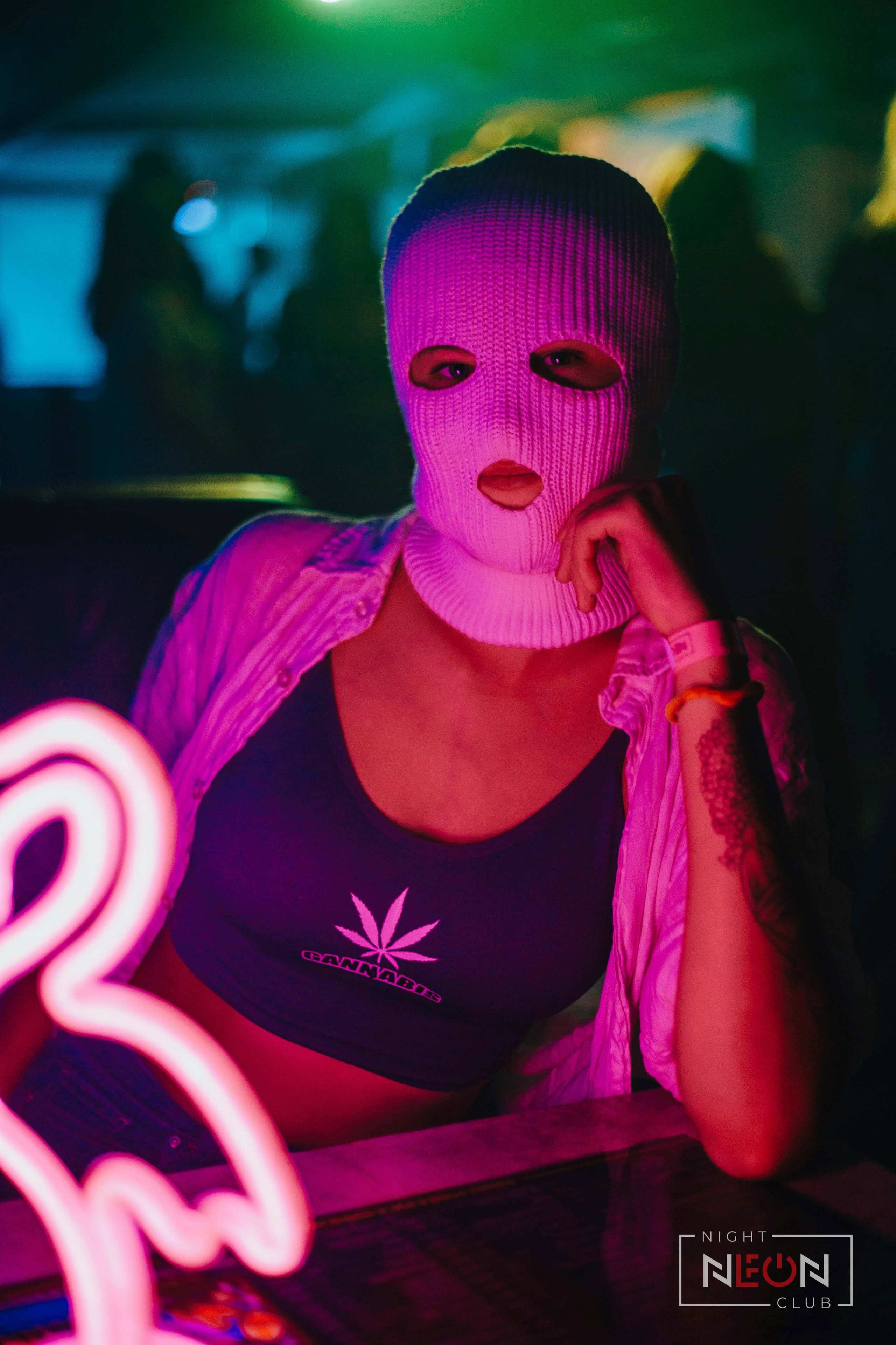 Ночной клуб НЕОН | Фотоотчеты NEON Барнаул. Репортажный (Event) фотограф в Барнауле | Даниил Маркин | Качество и вайб