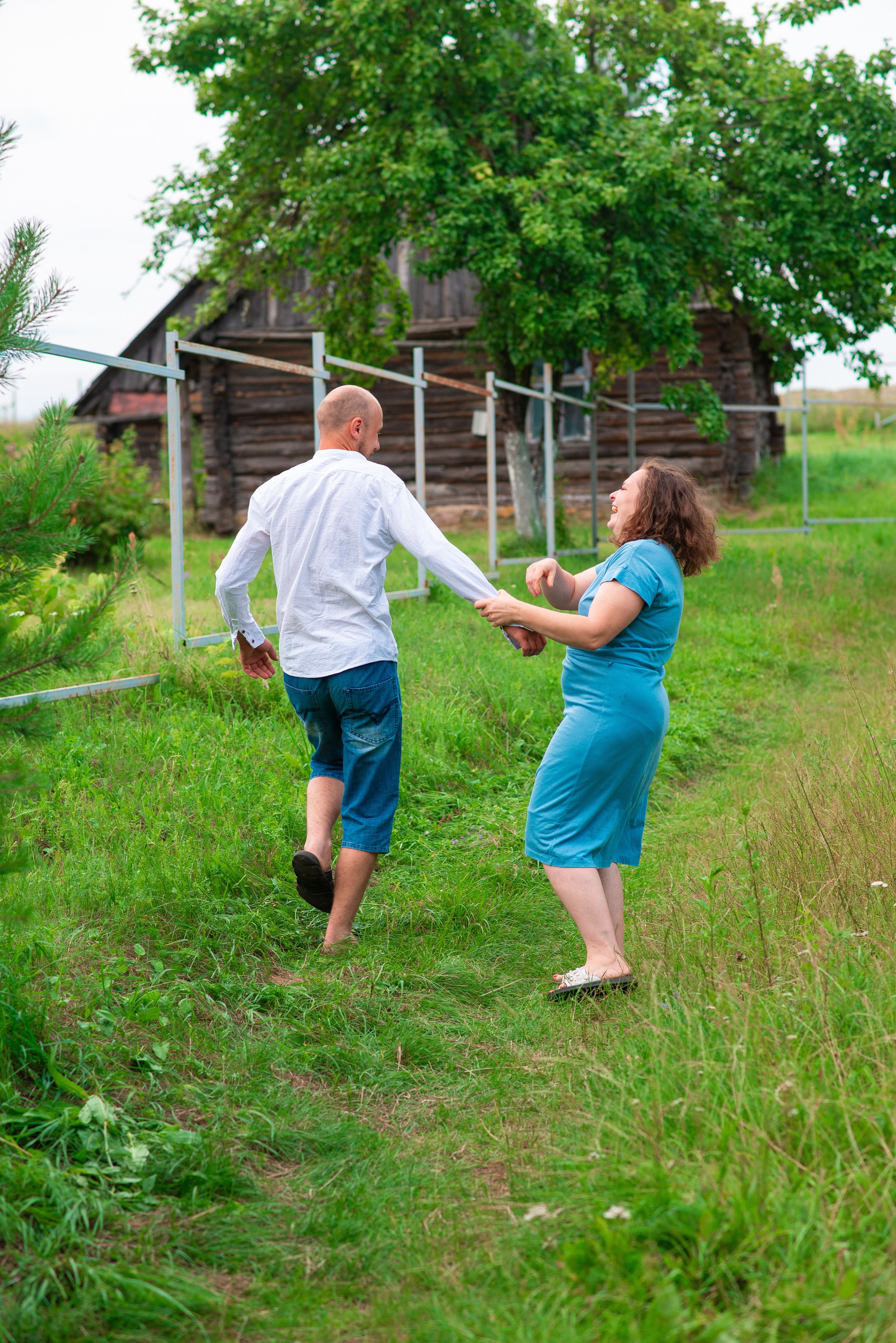 Деревенская история. Семейный фотограф на выписку из роддома и крещение Минск Настя Гришук