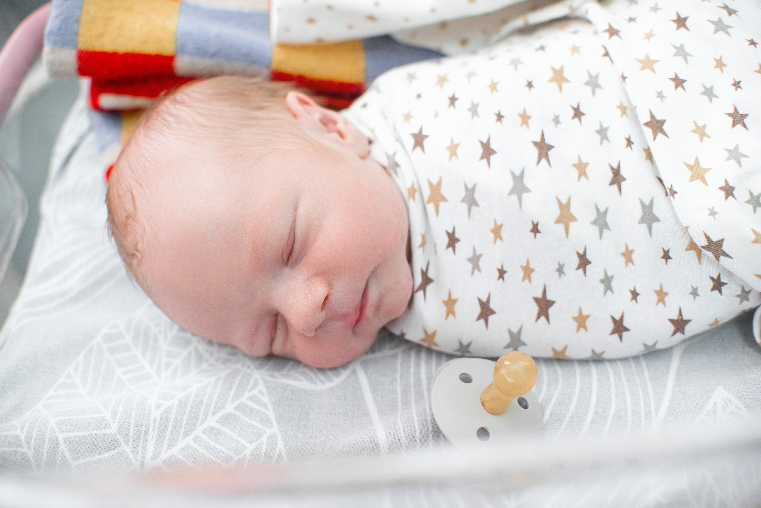 Выписка Егора Областной роддом. Семейный фотограф на выписку из роддома и крещение Минск Настя Гришук