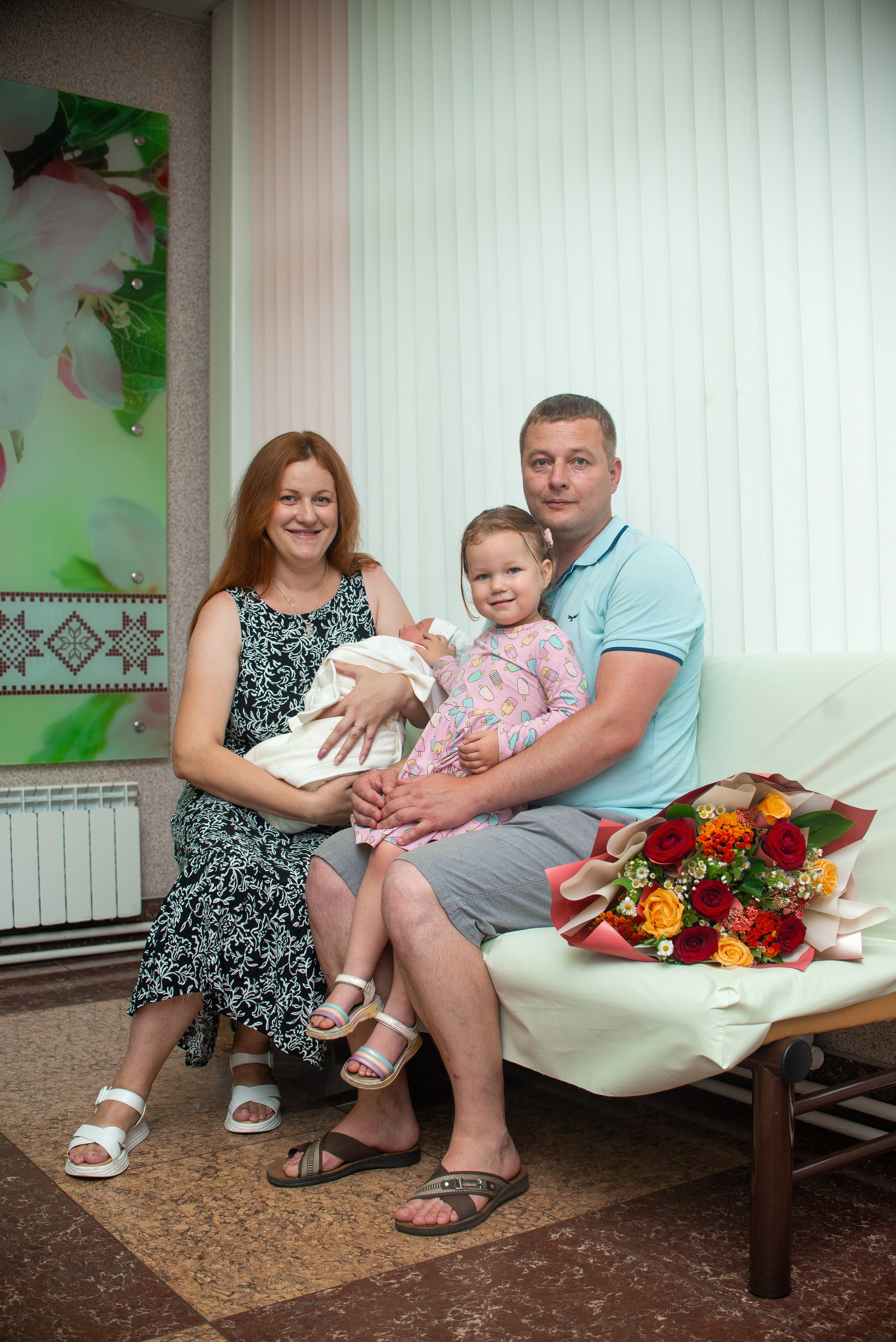 Выписка Надюши 5РД. Семейный фотограф на выписку из роддома и крещение Минск Настя Гришук