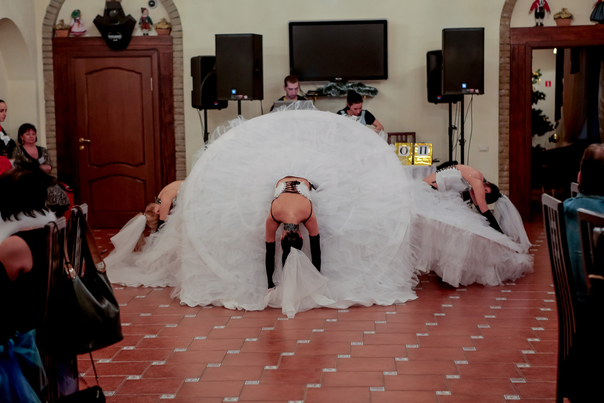 Корпоратив. Max Matvich and Victoria Basova are professionals in their field