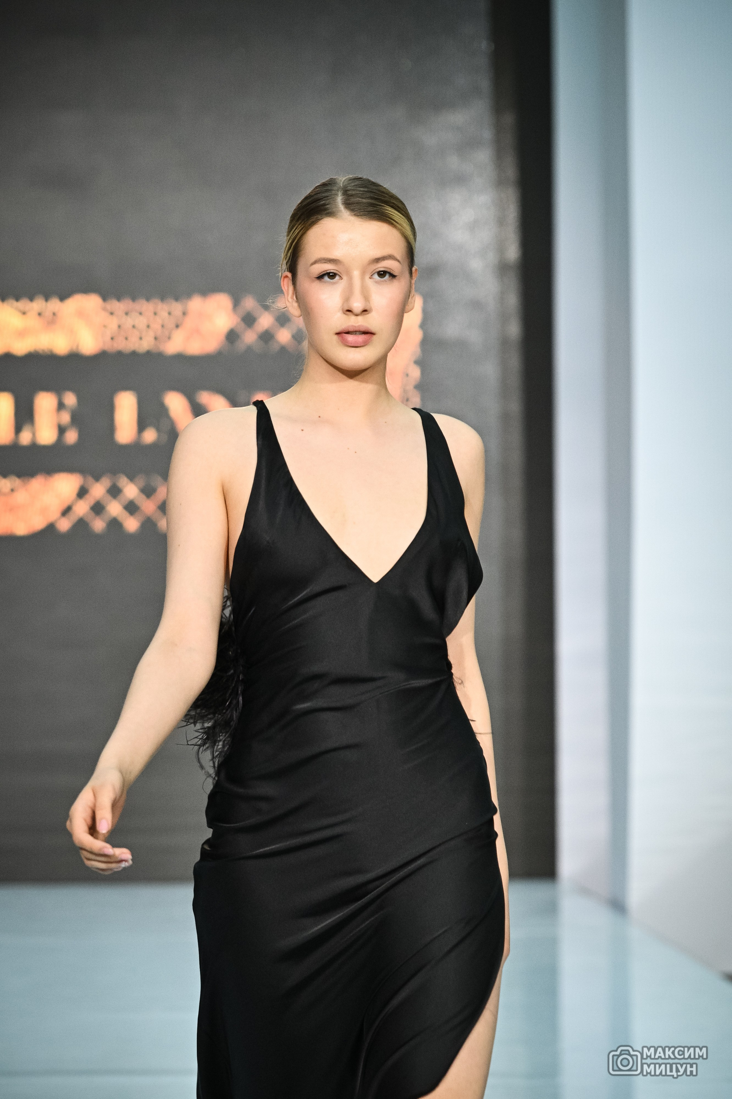 Модные показы. Фотограф Максим Мицун. Портрет, свадьба, репортаж, каталог