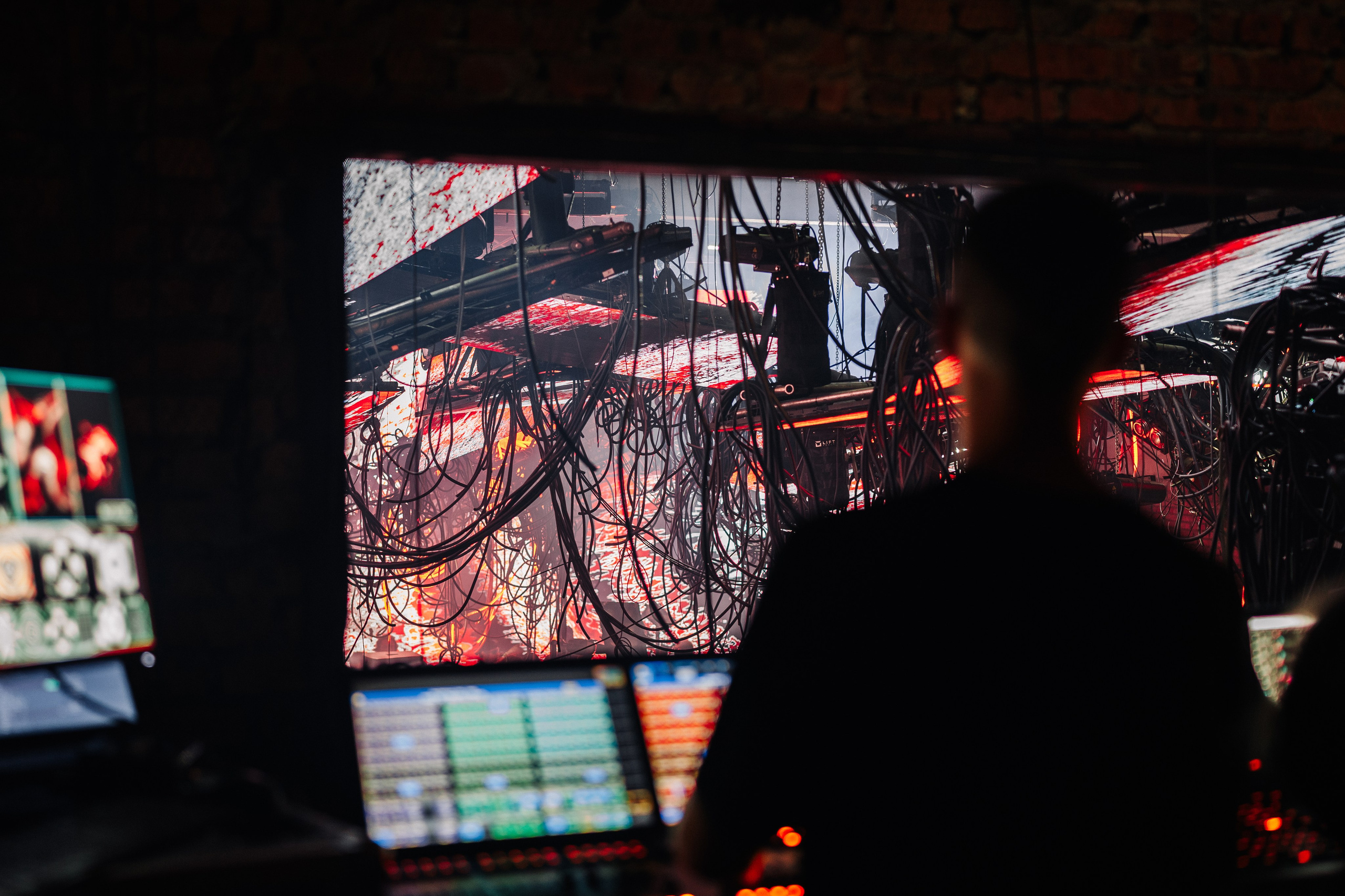 Outline 2024. @tomrus: Рустам Шагиморданов — фотограф