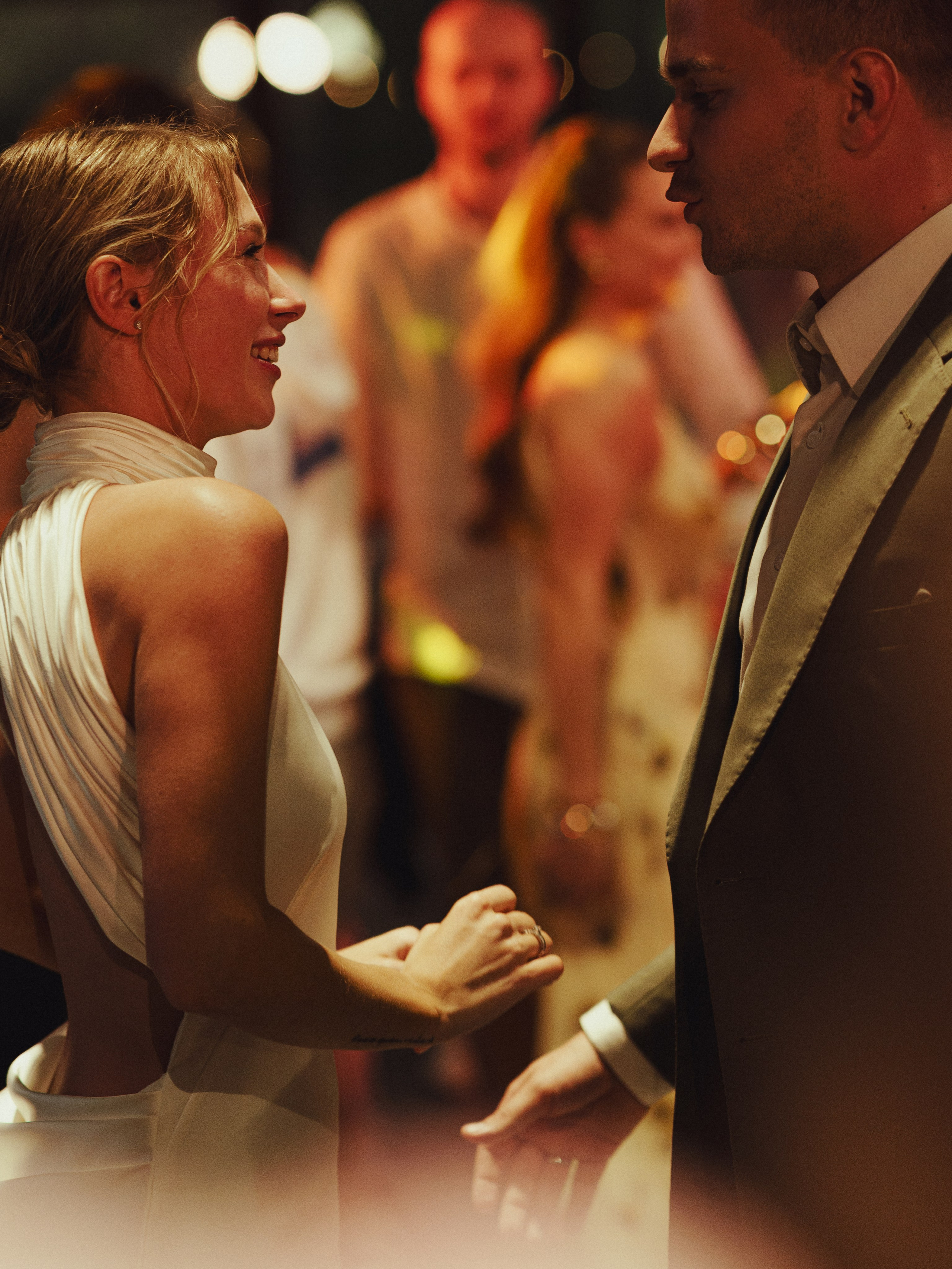 И даже птицы им пели песни. Свадебный фотограф Наташа Алешина