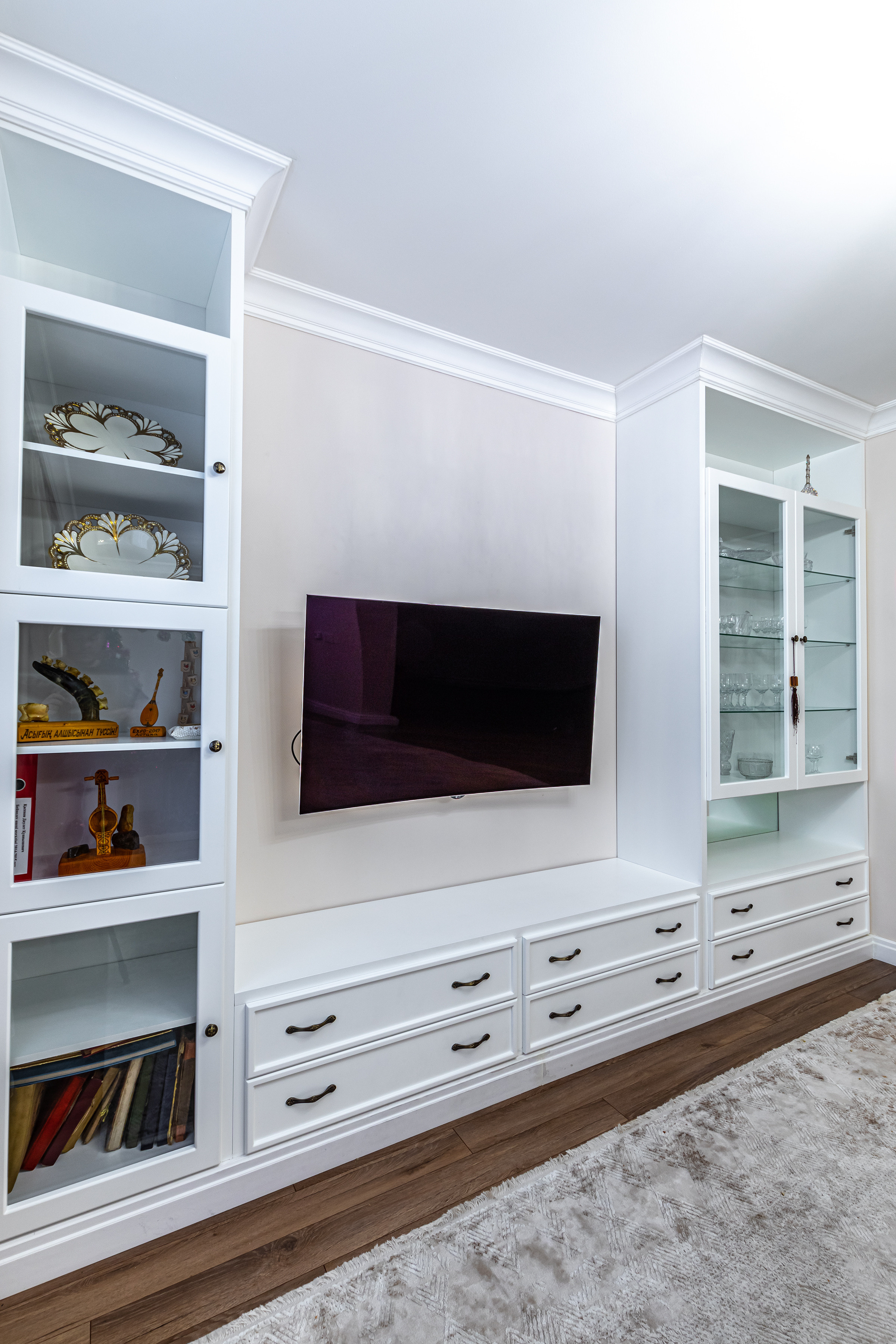 Фотосъёмка для мебельной мастерской Venerdi. Профессиональный фотограф в Астане