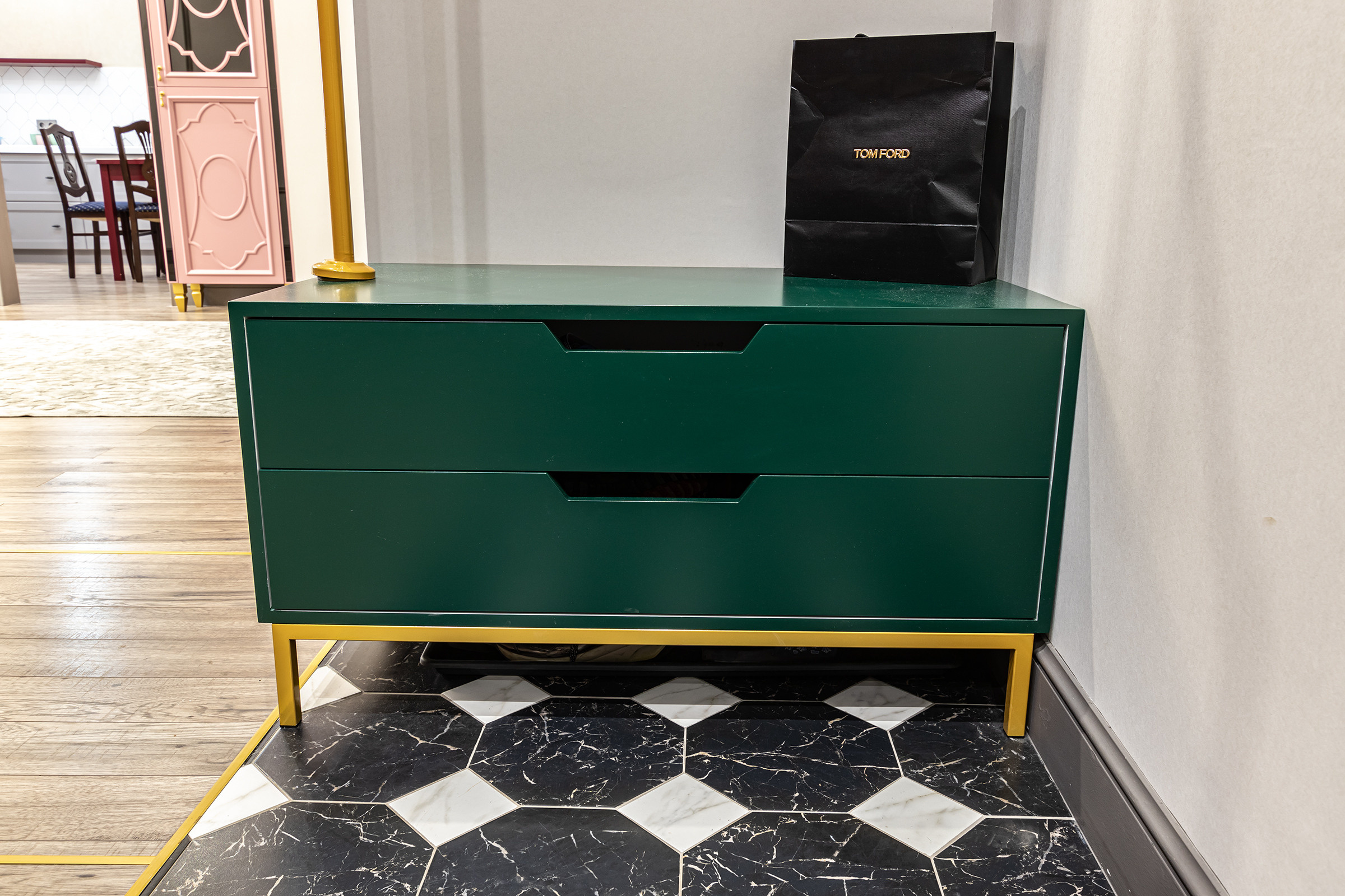 Фотосъёмка для мебельной мастерской Venerdi. Профессиональный фотограф в Астане