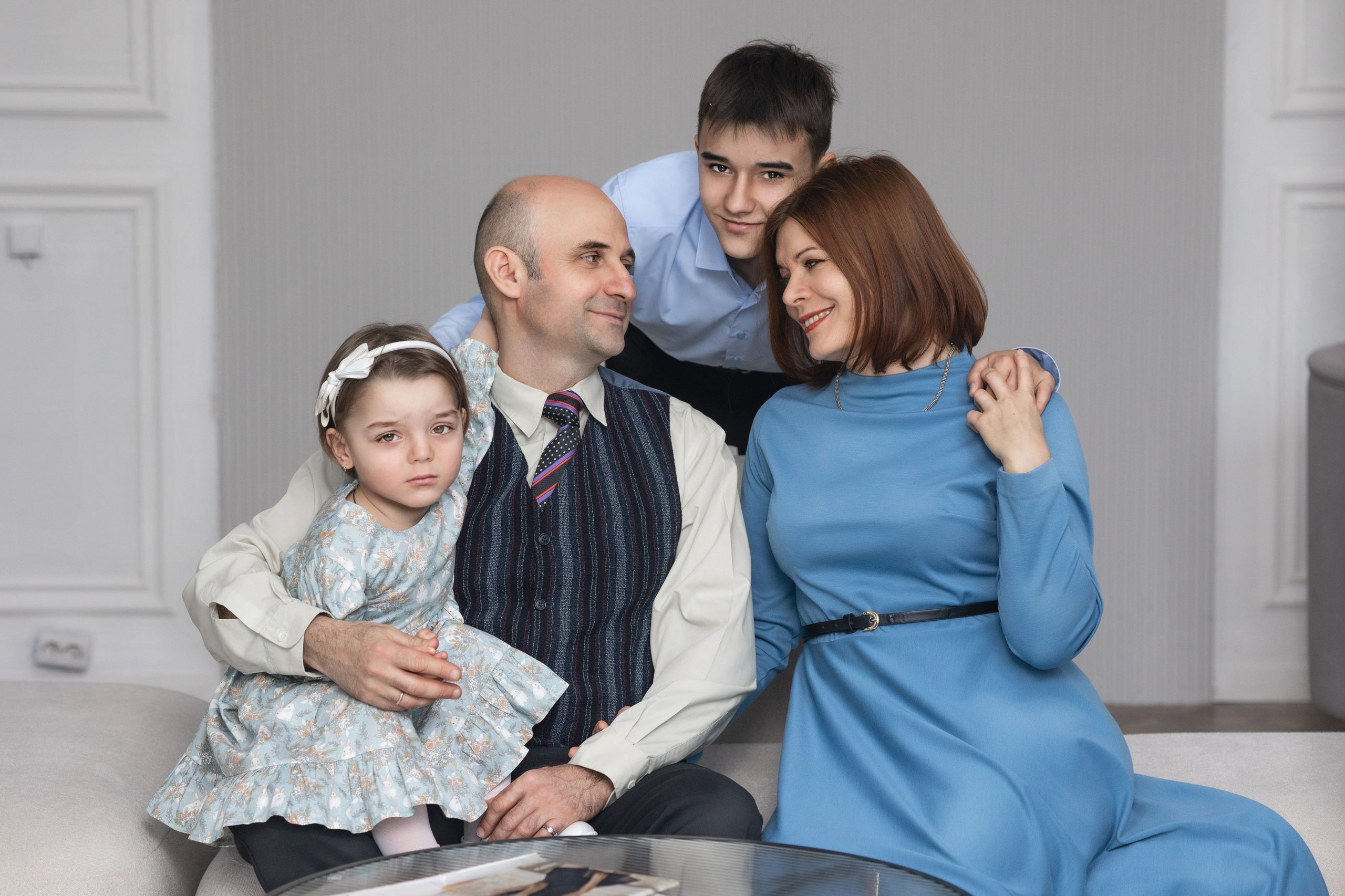 Семейная фотосессия в студии. Фотограф в Астрахани Айлет Утегенова