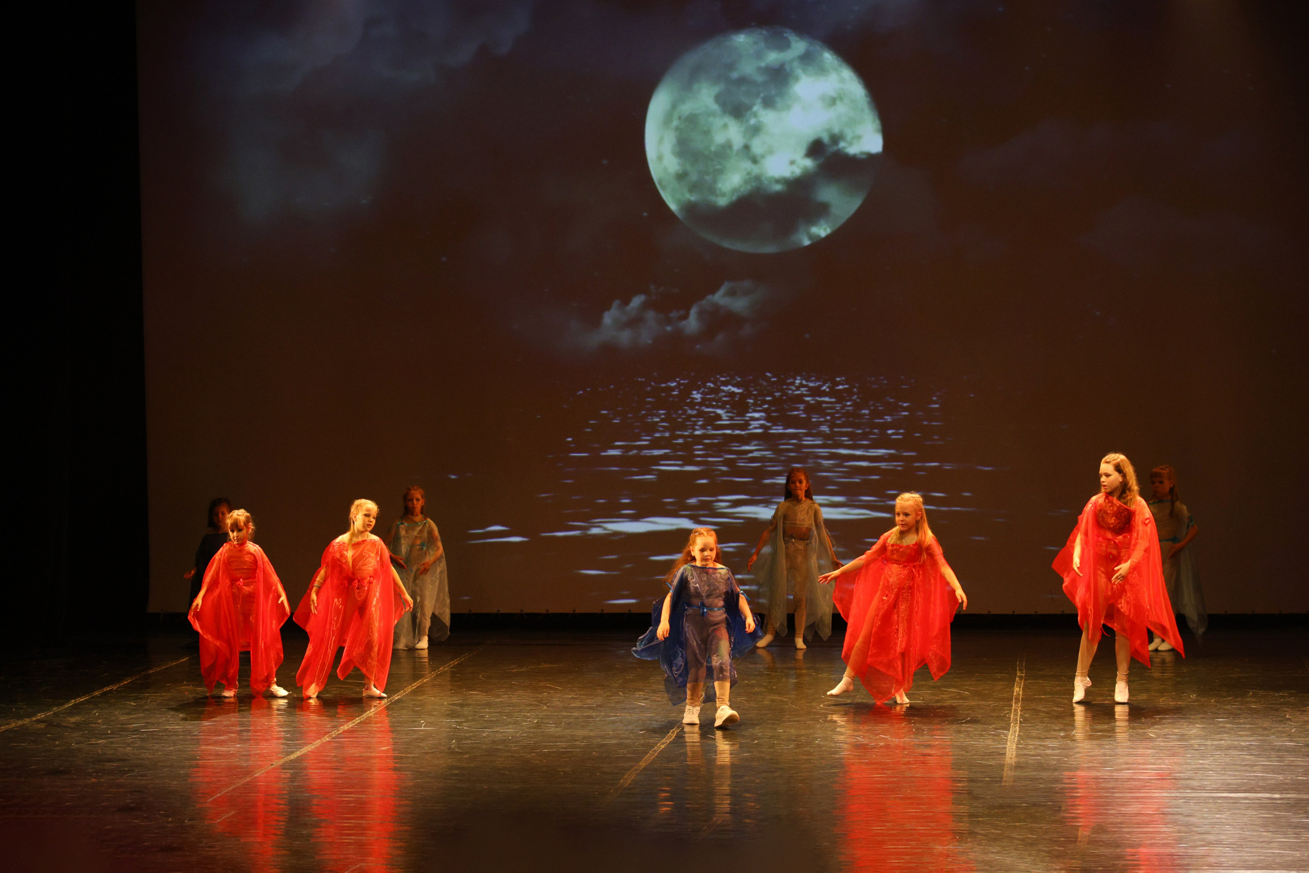 Концерт юных танцоров