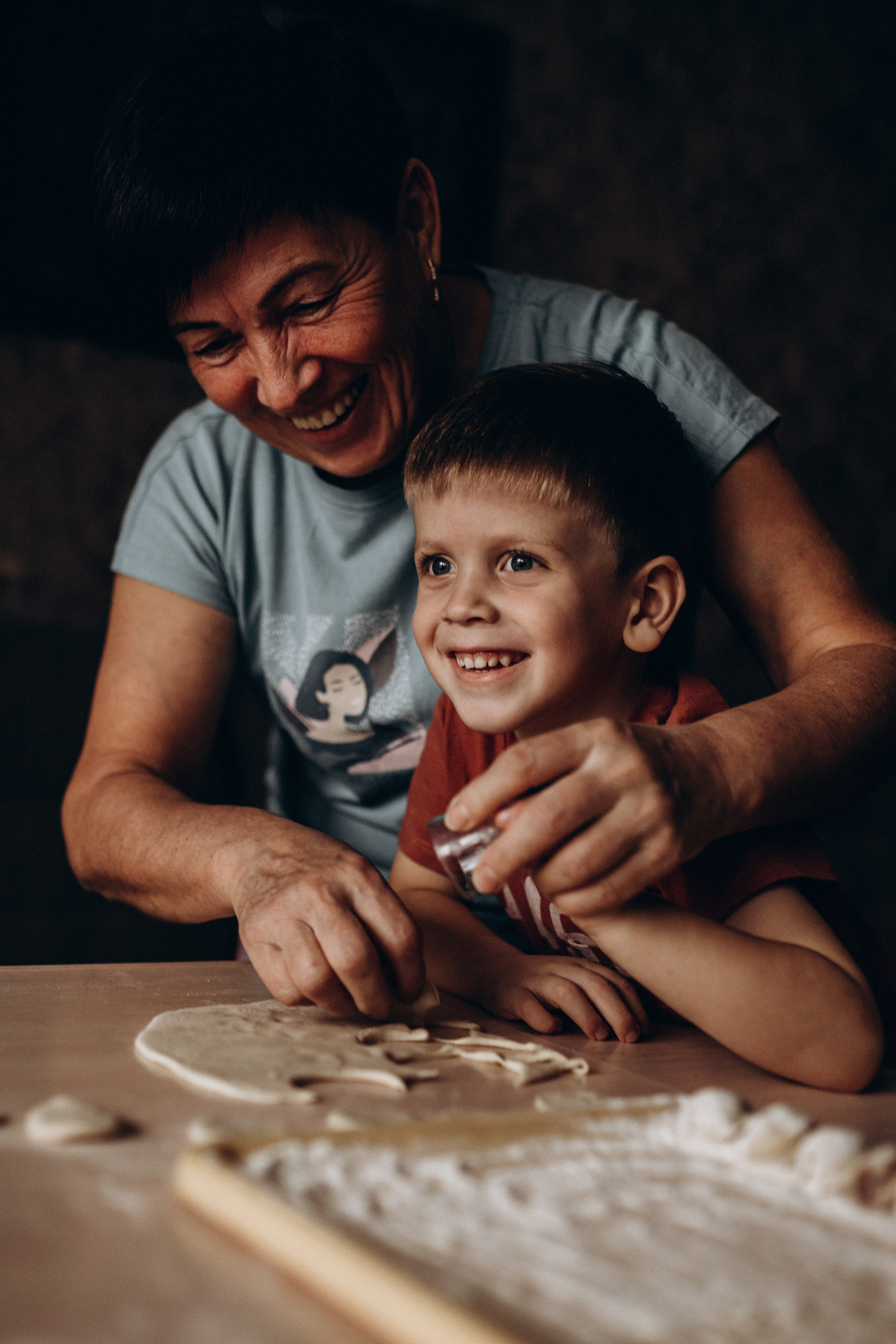 Бабушка с внуками. Семейный фотограф lifestyle в Новосибирске Елена Шпилевая