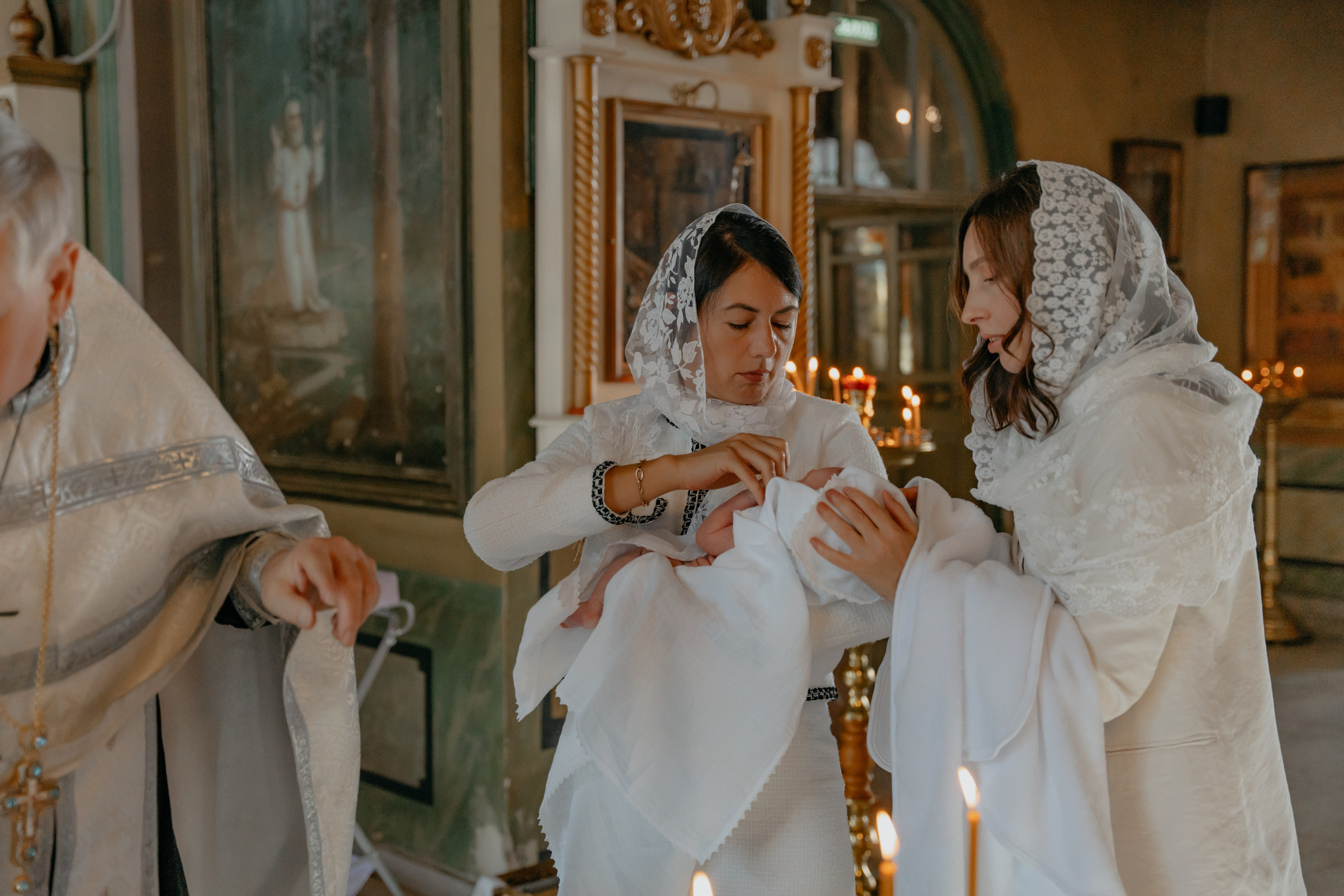 Таинство крещения Артема в соборе Ионна Предтечи