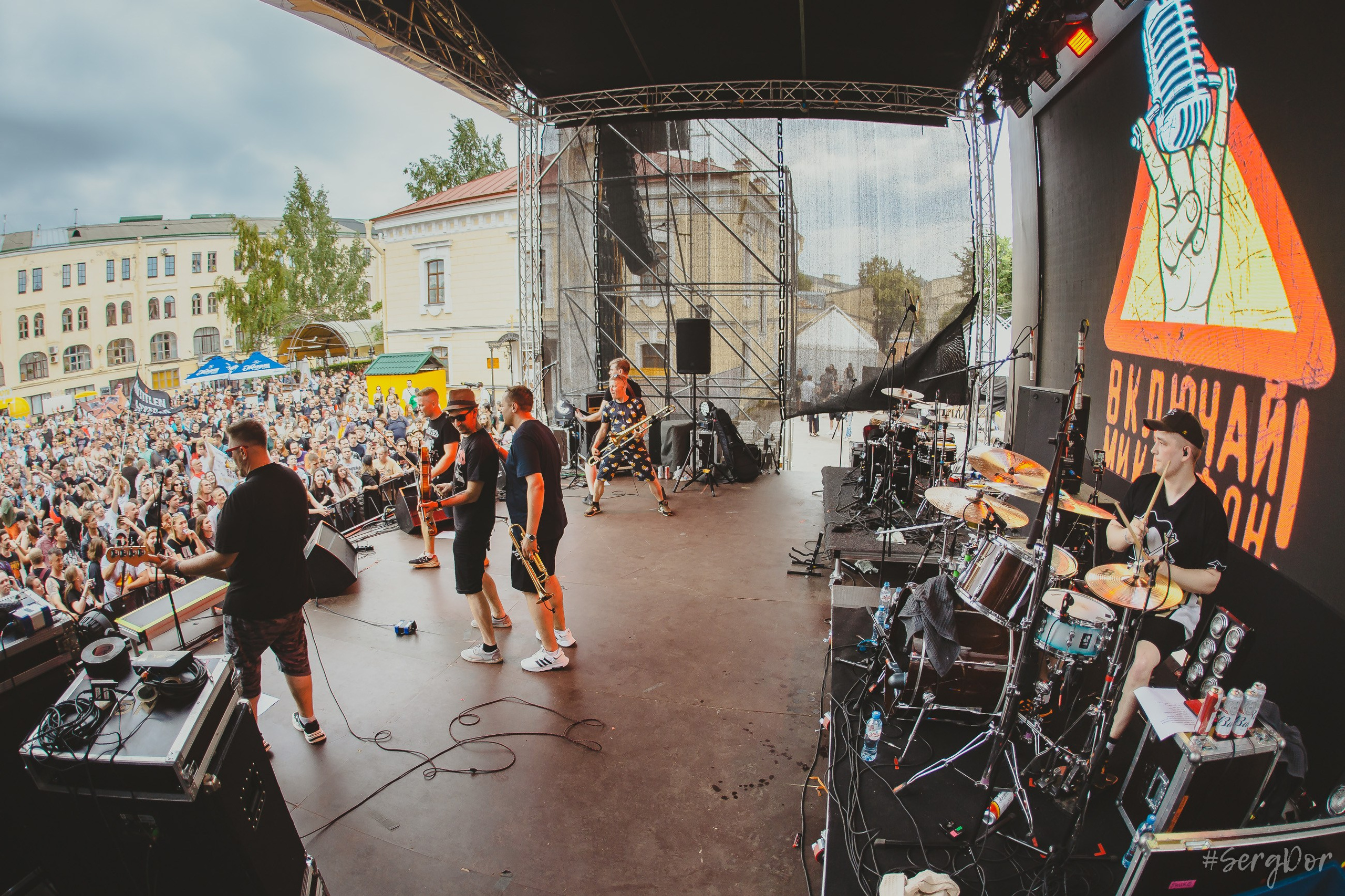 Включай Микрофон!, Панки в городе, антитлен, Двор Гостинки, Санкт-Петербург, 29.06.2024, SergDor, ПНХС, 29 июня 2024 года, #SergDor